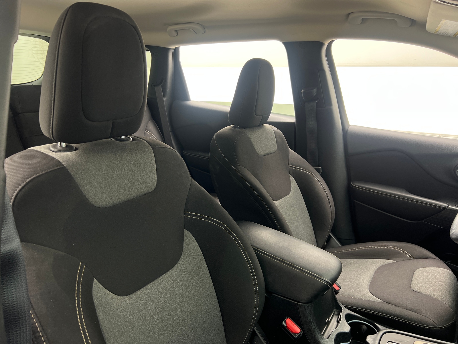 Thumbnail: 2016 Jeep Cherokee - 2