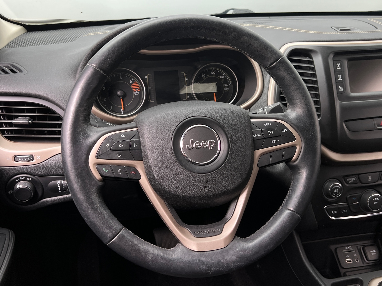 Thumbnail: 2016 Jeep Cherokee - 5