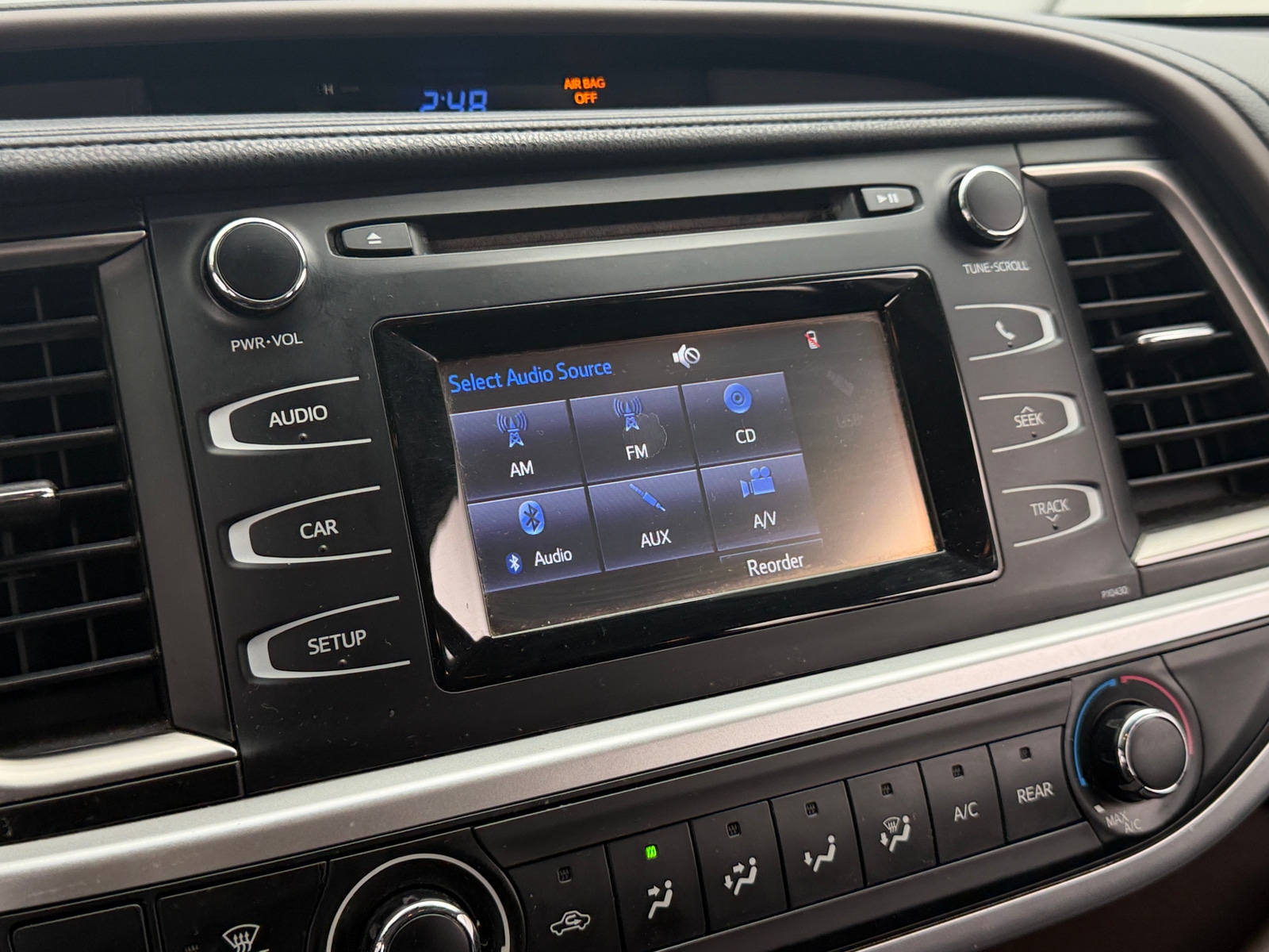 Thumbnail: 2015 Toyota Highlander - 4