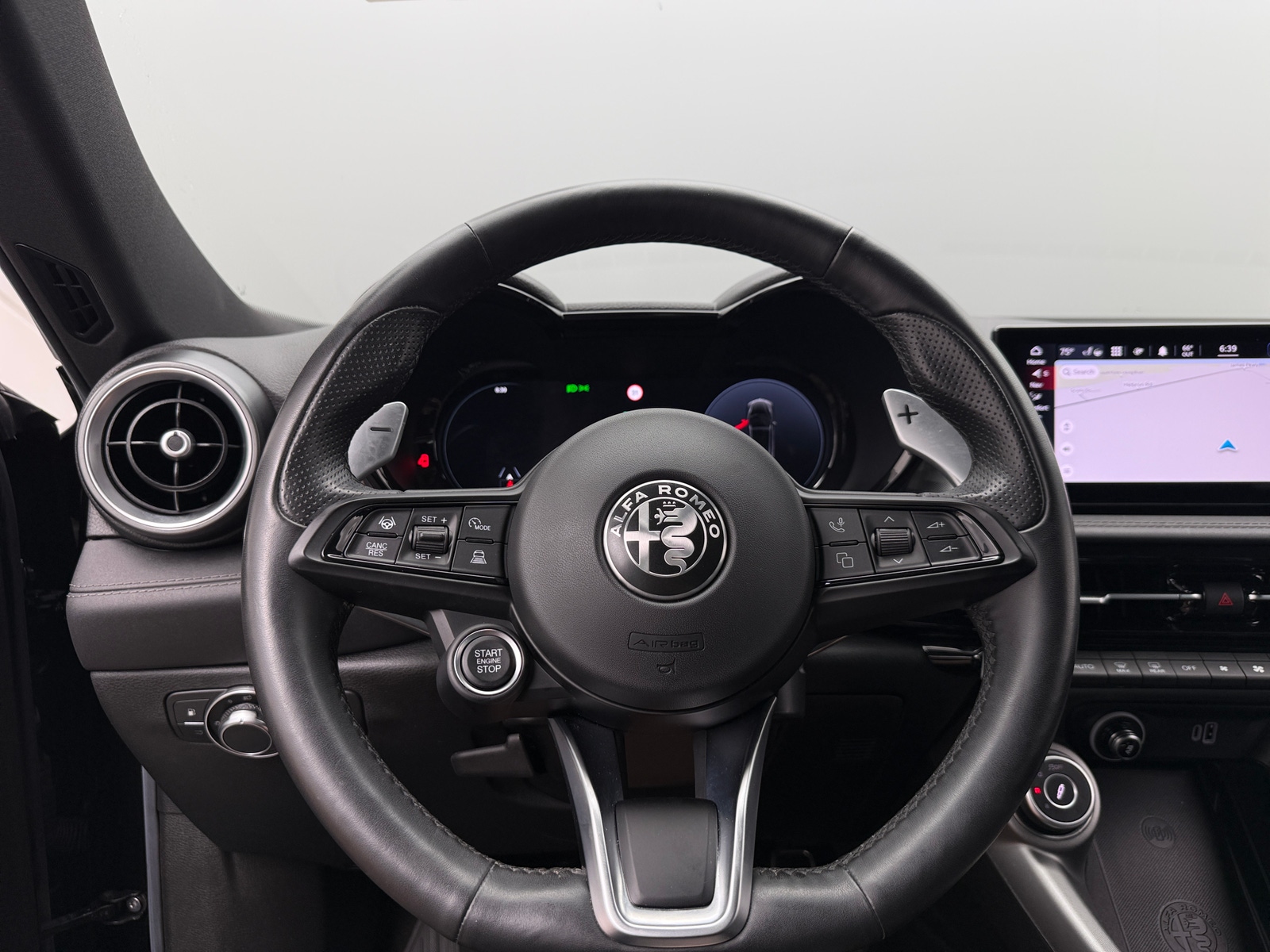 Thumbnail: 2024 Alfa Romeo Tonale - 4