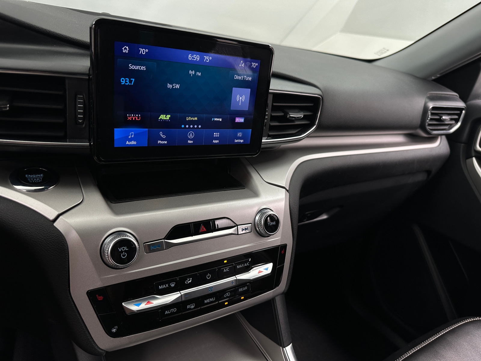 Thumbnail: 2022 Ford Explorer - 3