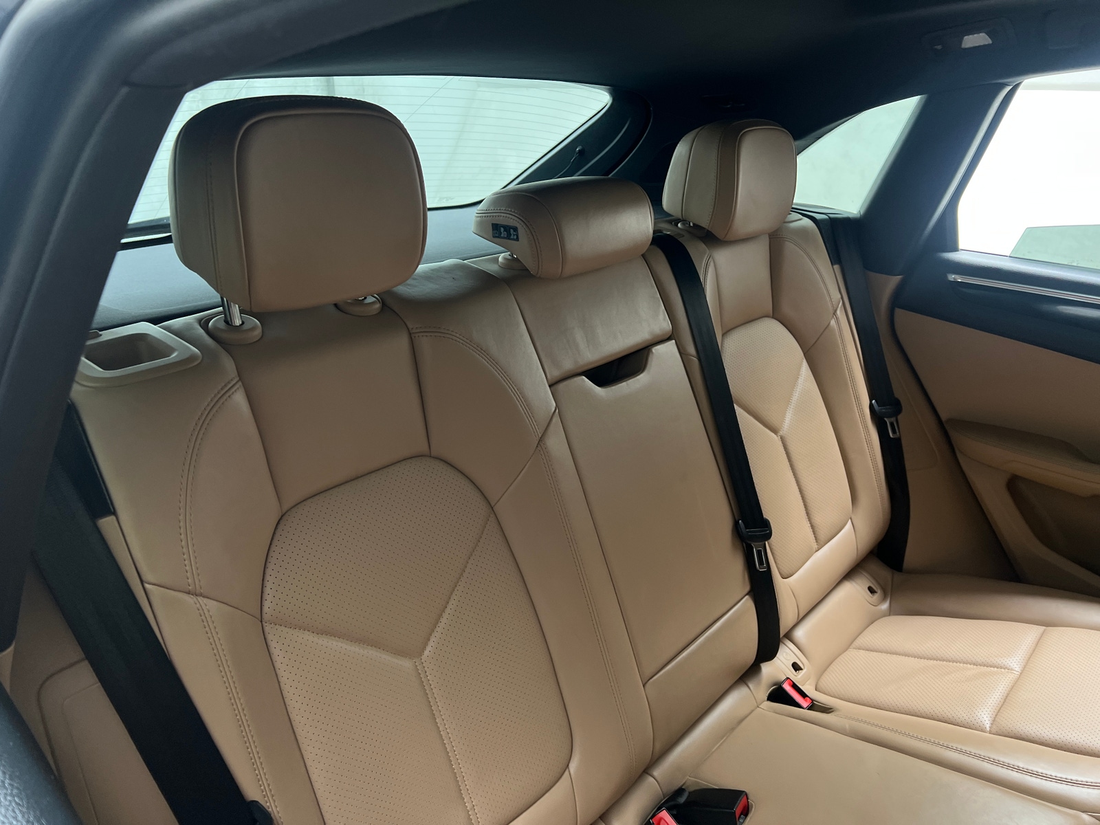Thumbnail: 2023 Porsche Macan - 5