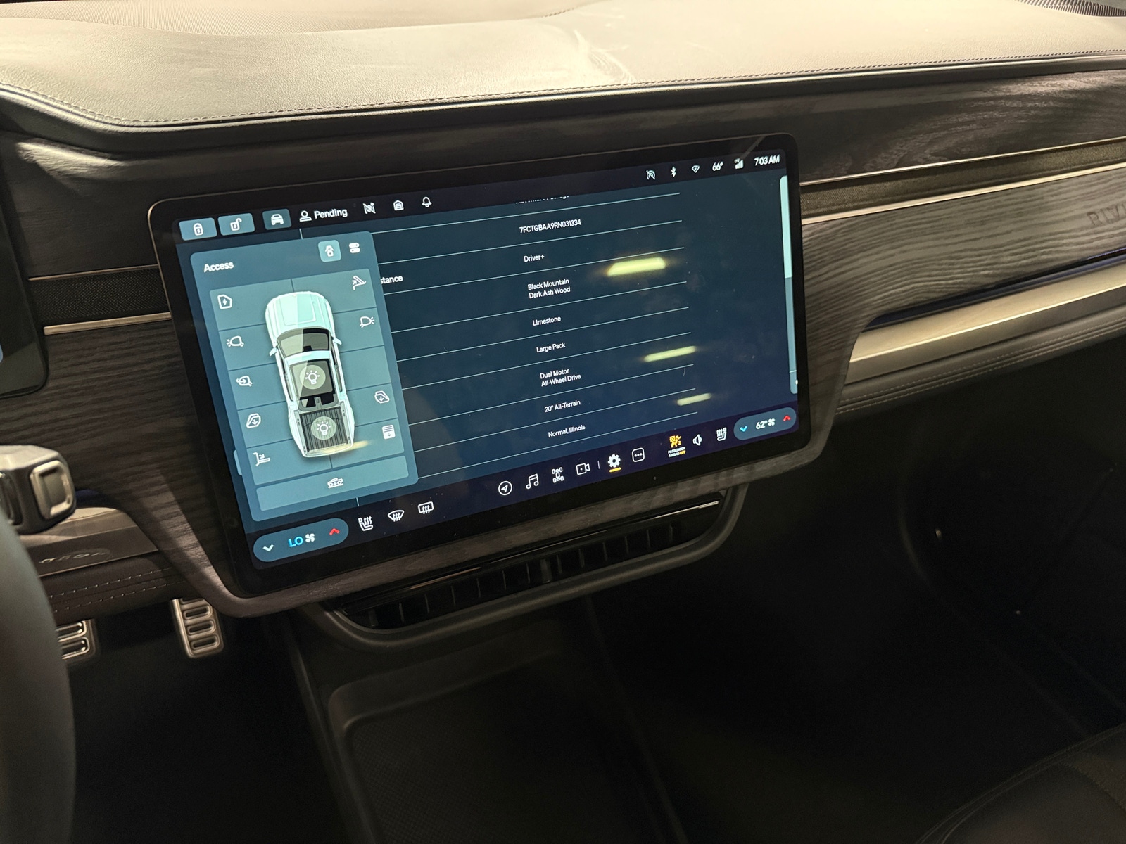 Thumbnail: 2024 Rivian R1T - 3