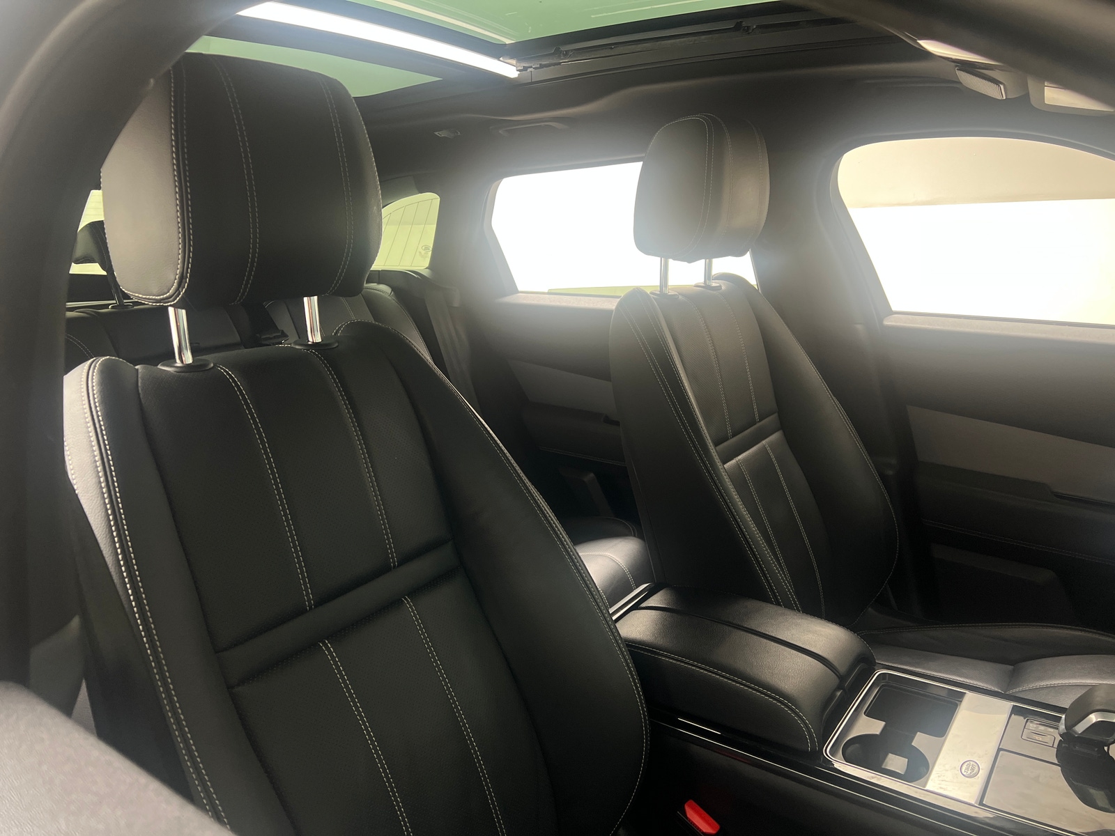 Thumbnail: 2021 Land Rover Range Rover Velar - 2