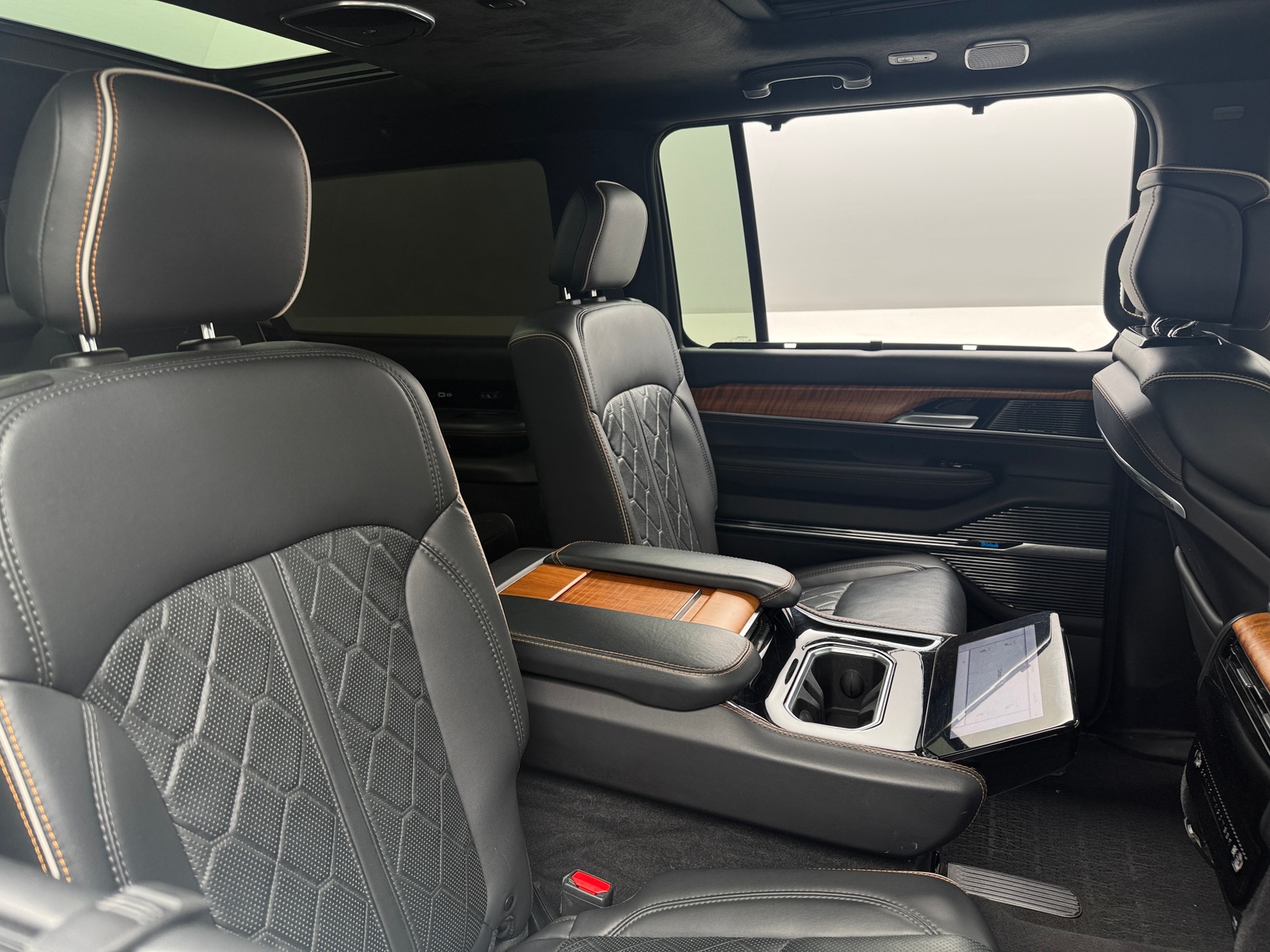 Thumbnail: 2024 Jeep Grand Wagoneer L - 5