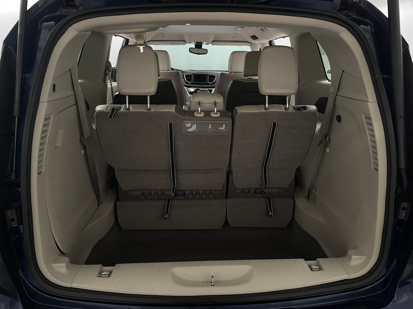 Thumbnail: 2018 Chrysler Pacifica - 6