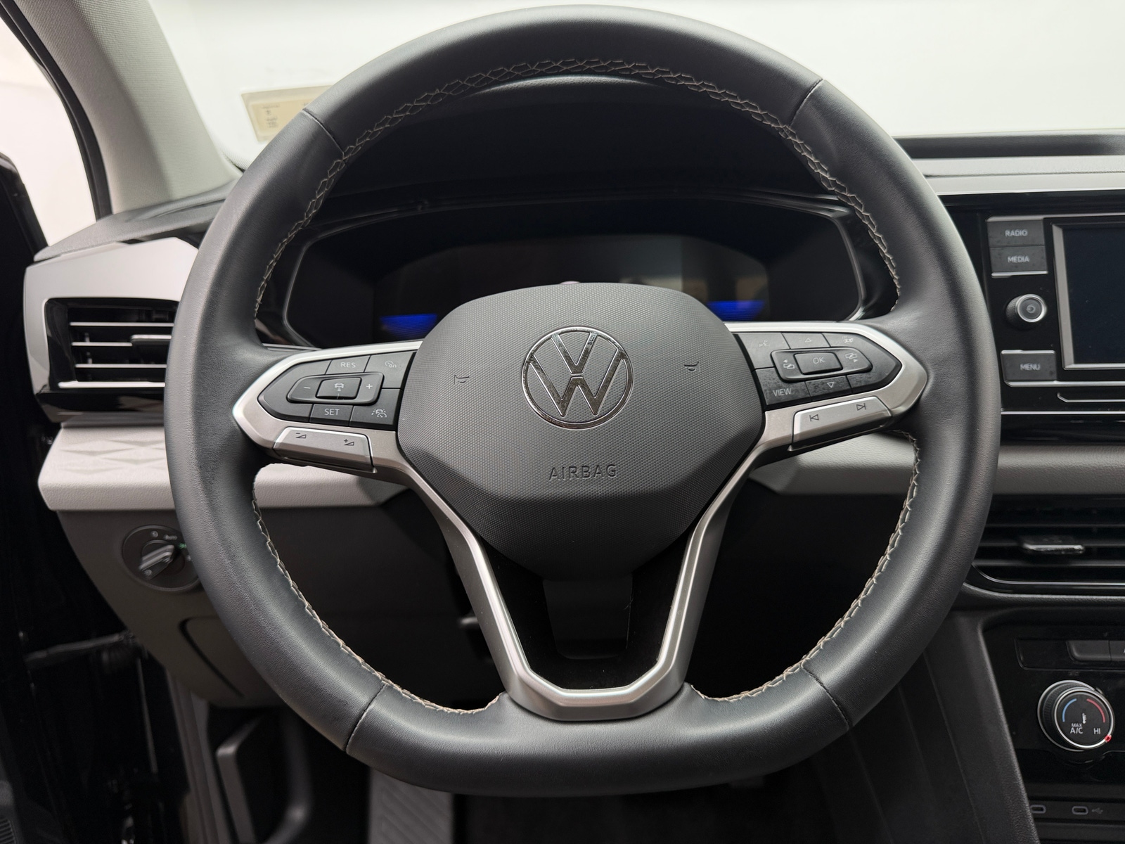 Thumbnail: 2024 Volkswagen Taos - 5