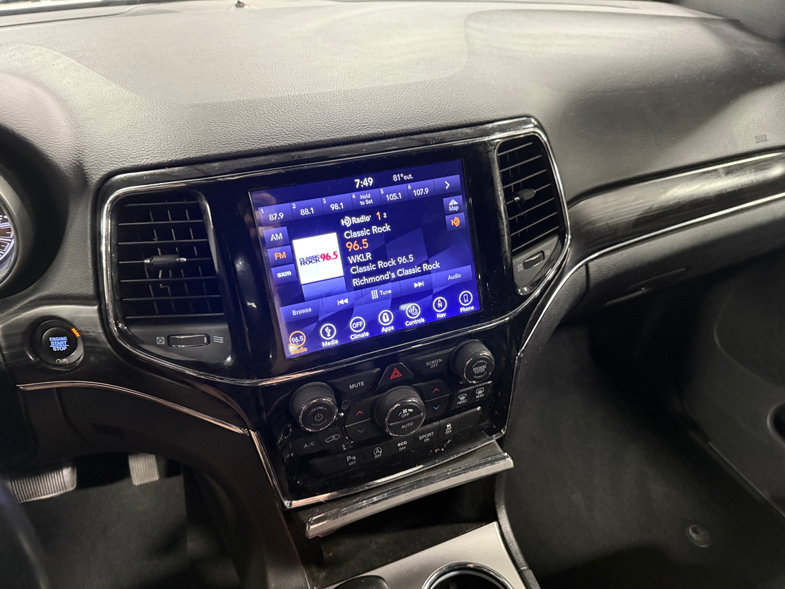 Thumbnail: 2019 Jeep Grand Cherokee - 3