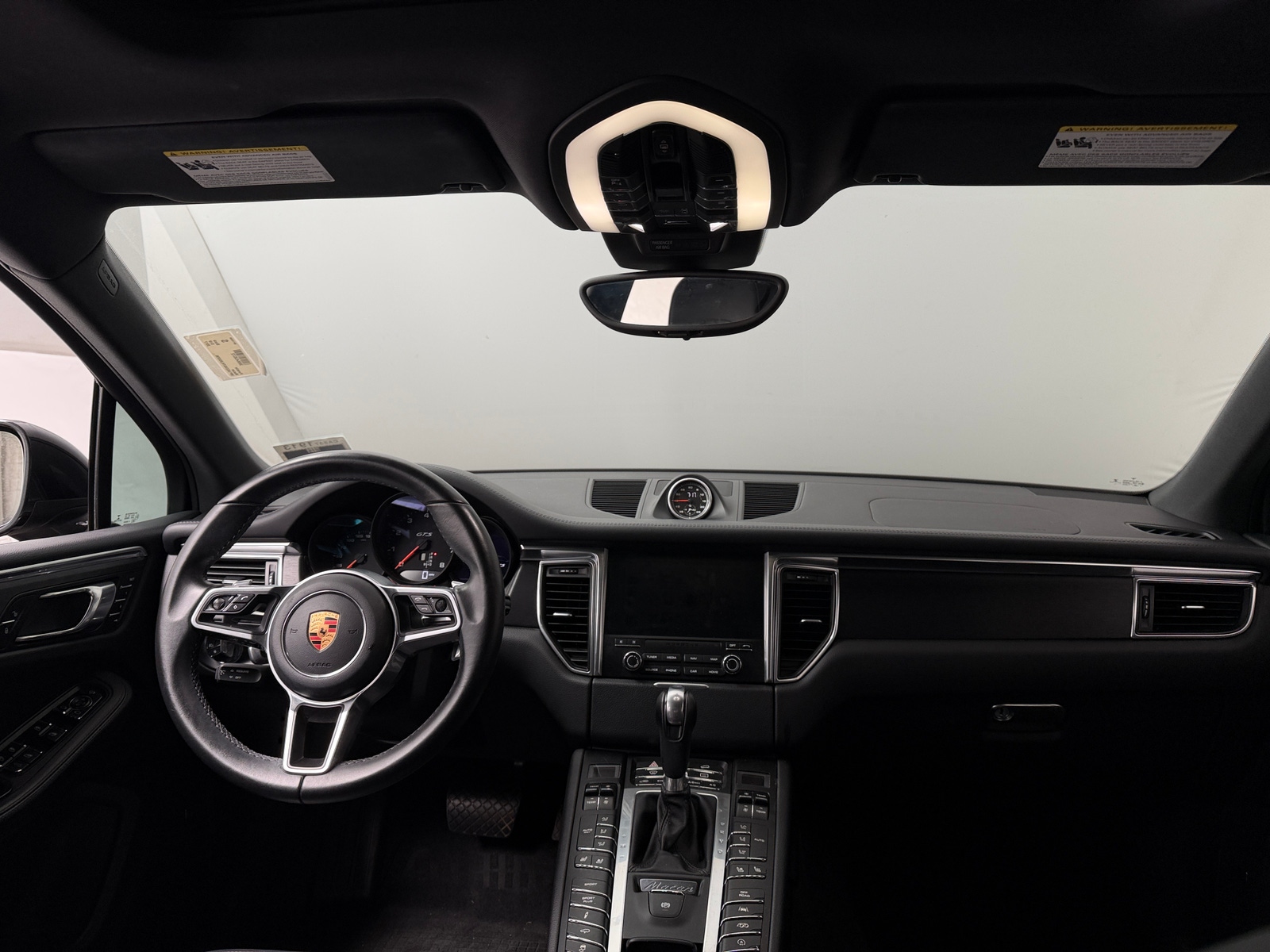 Thumbnail: 2017 Porsche Macan - 3