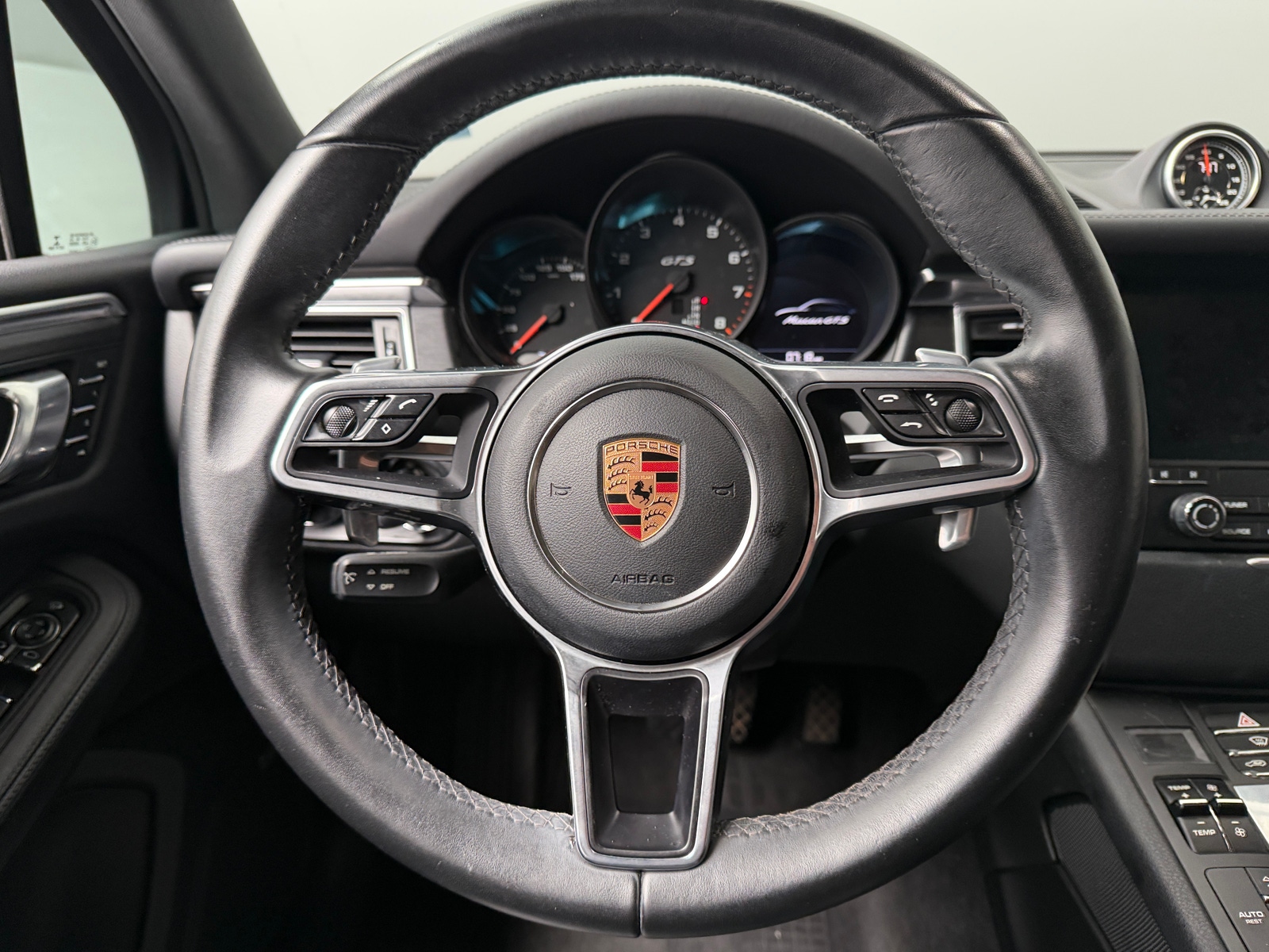 Thumbnail: 2017 Porsche Macan - 5