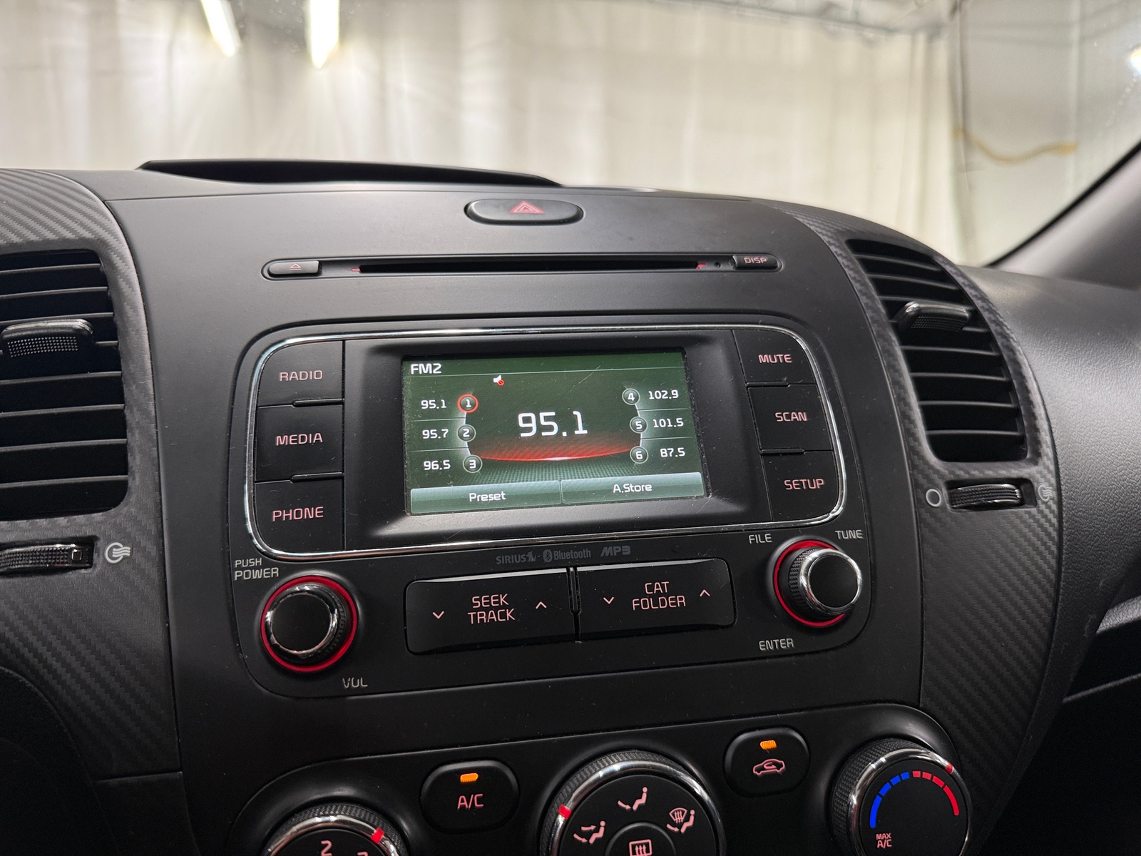 Thumbnail: 2016 Kia Forte - 4