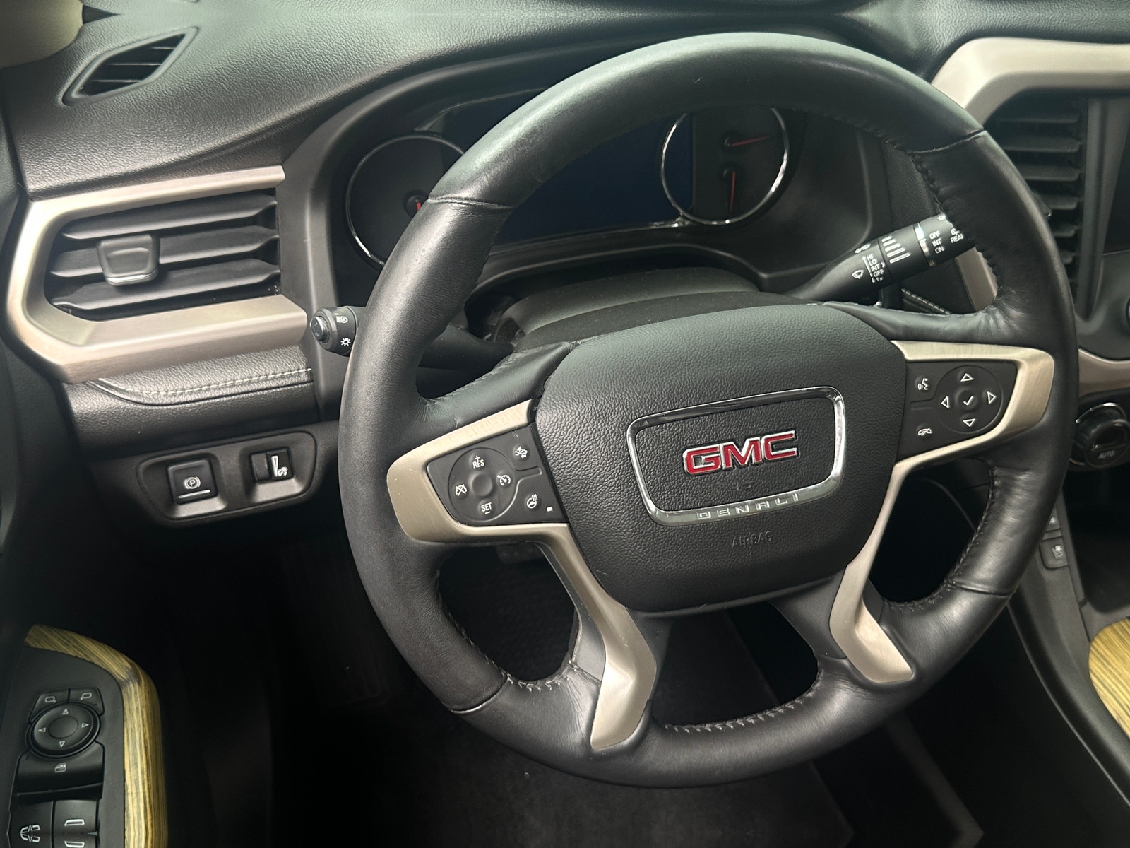 Thumbnail: 2017 GMC Acadia - 4