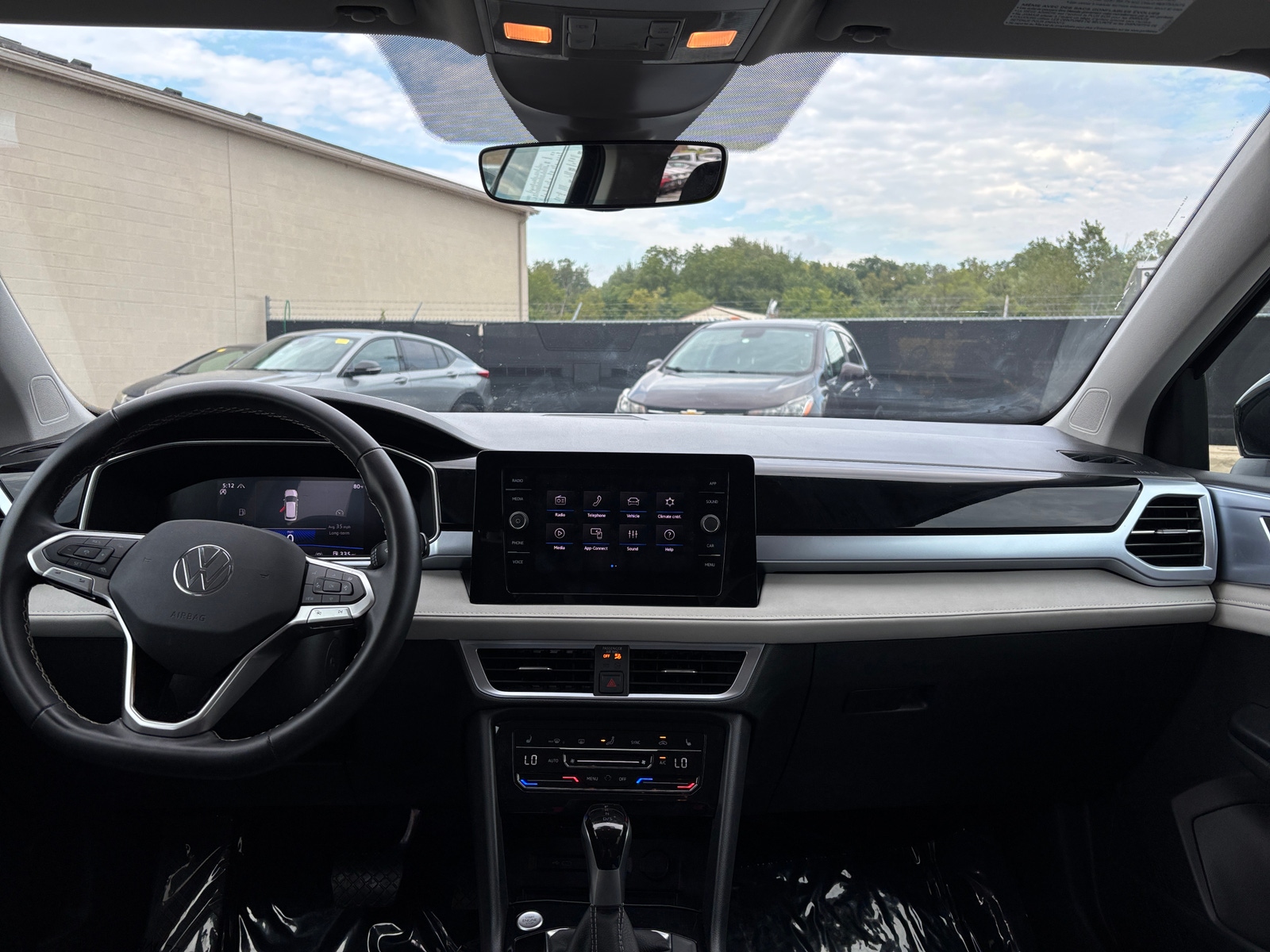 Thumbnail: 2026 Volkswagen Taos - 3