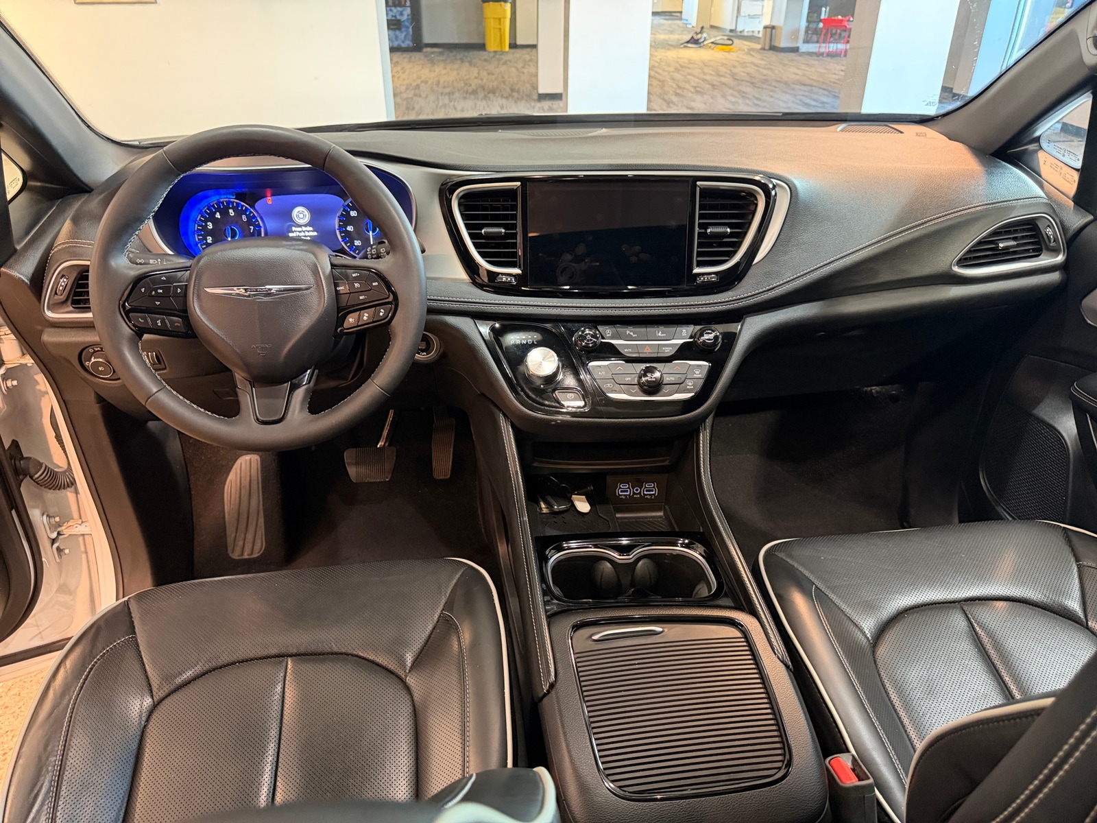 Thumbnail: 2025 Chrysler Pacifica - 2