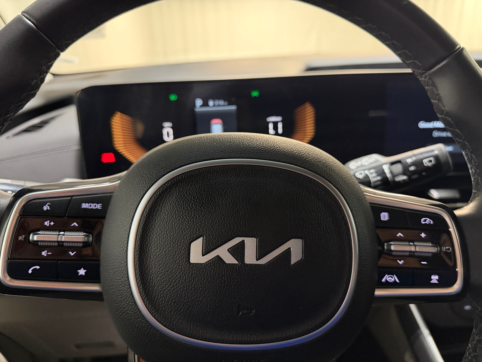 Thumbnail: 2025 Kia Carnival - 4