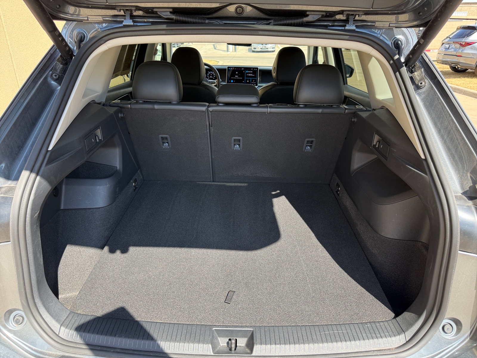 Thumbnail: 2026 Volkswagen Tiguan - 6