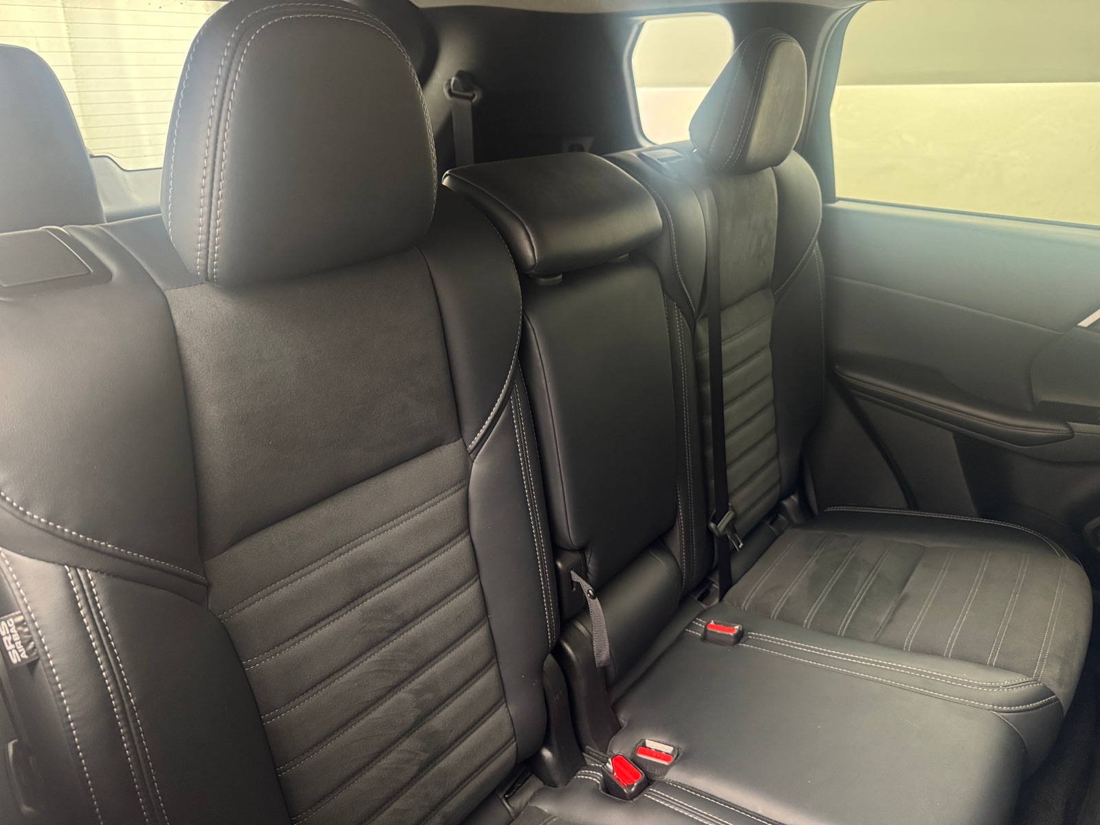 Thumbnail: 2025 Mitsubishi Outlander - 5