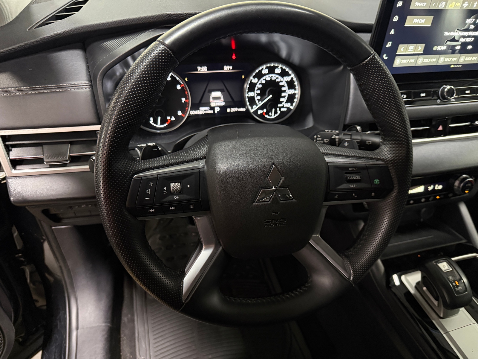 Thumbnail: 2025 Mitsubishi Outlander - 4