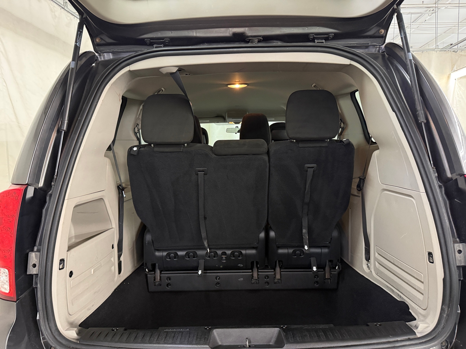 Thumbnail: 2016 Dodge Grand Caravan - 7