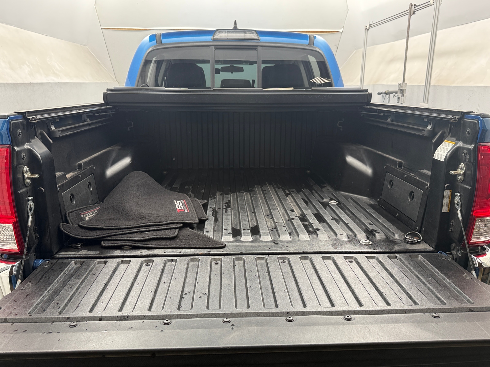 Thumbnail: 2016 Toyota Tacoma - 7