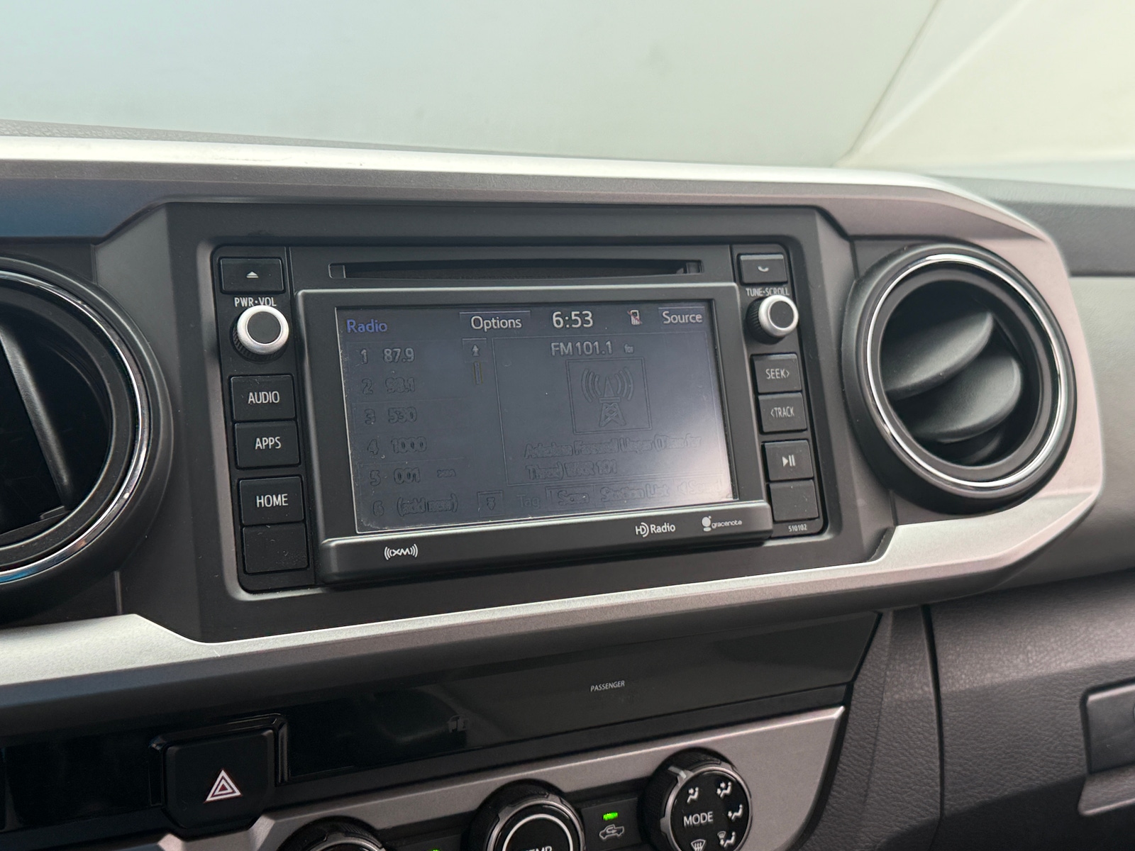 Thumbnail: 2016 Toyota Tacoma - 4