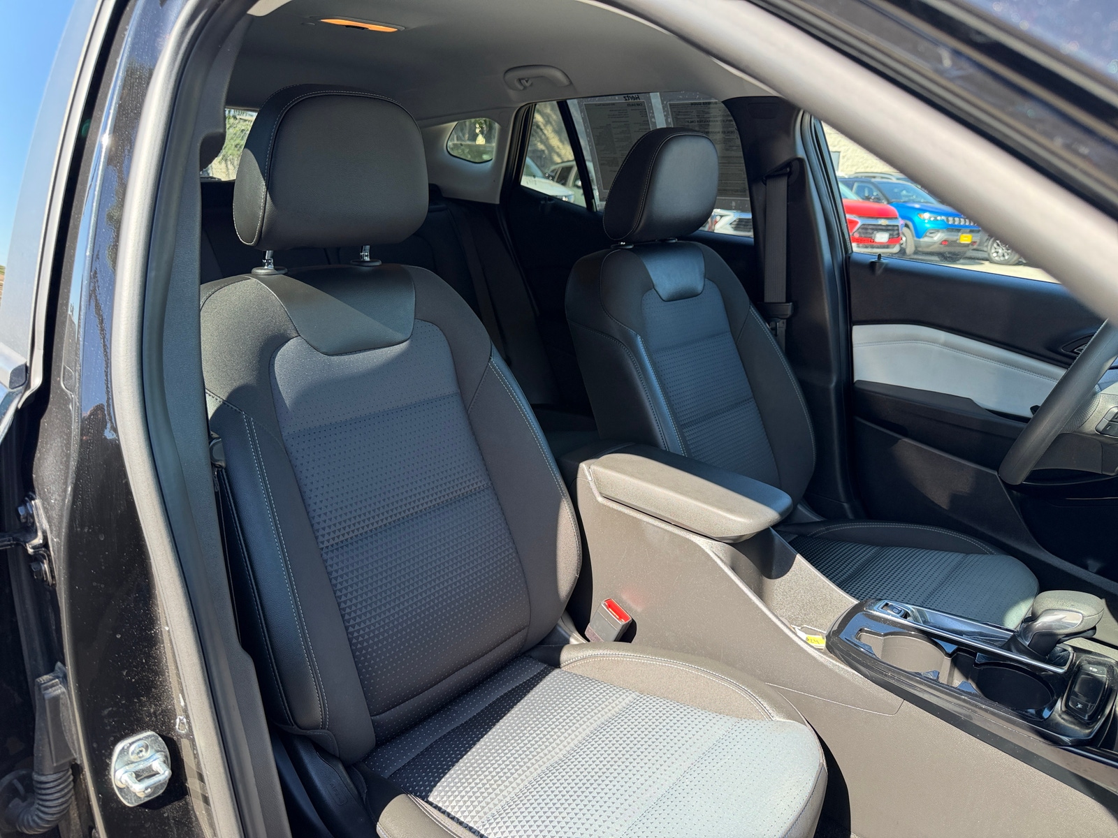 Thumbnail: 2025 Chevrolet Trax - 2