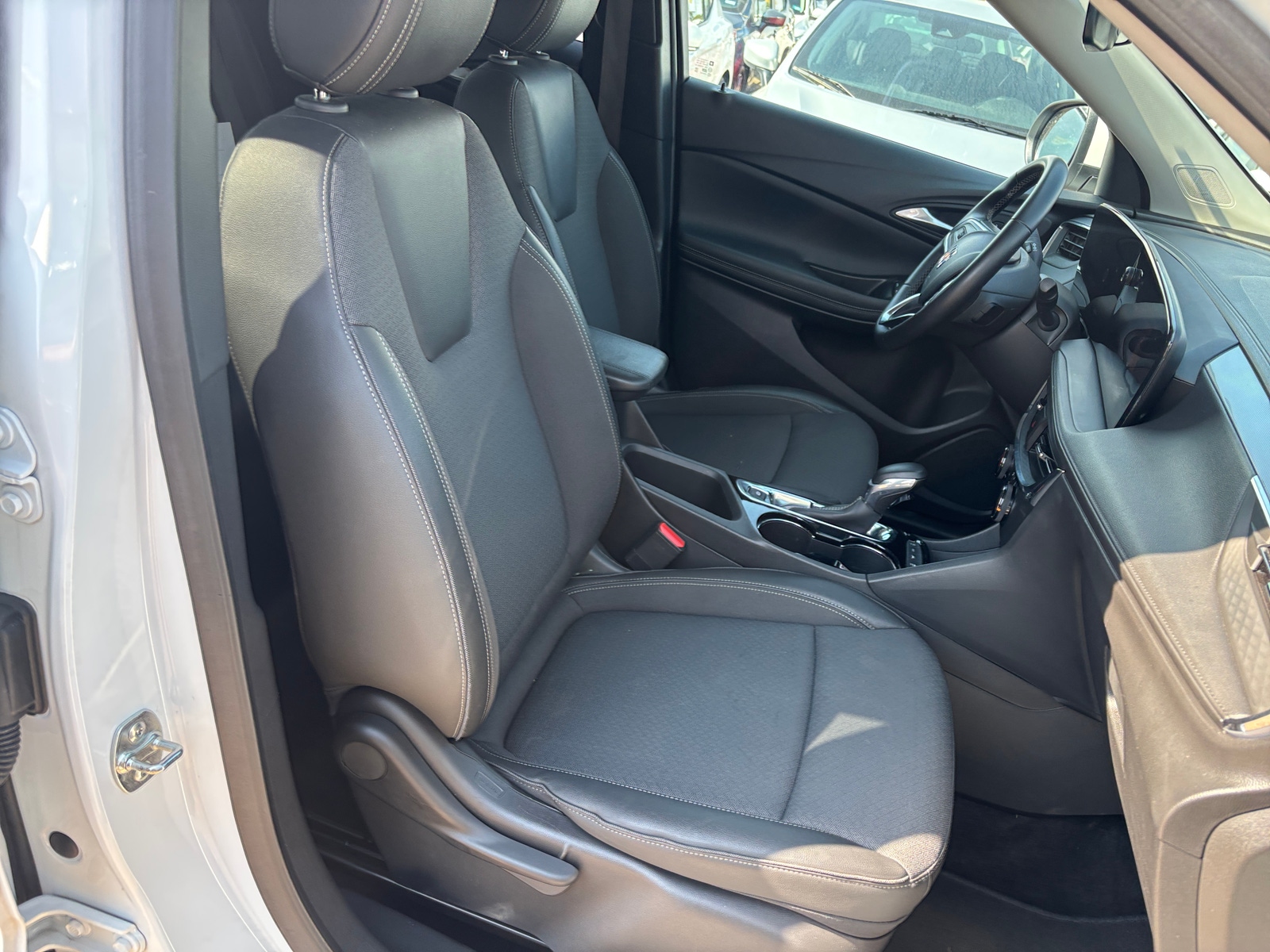 Thumbnail: 2025 Buick Encore GX - 2