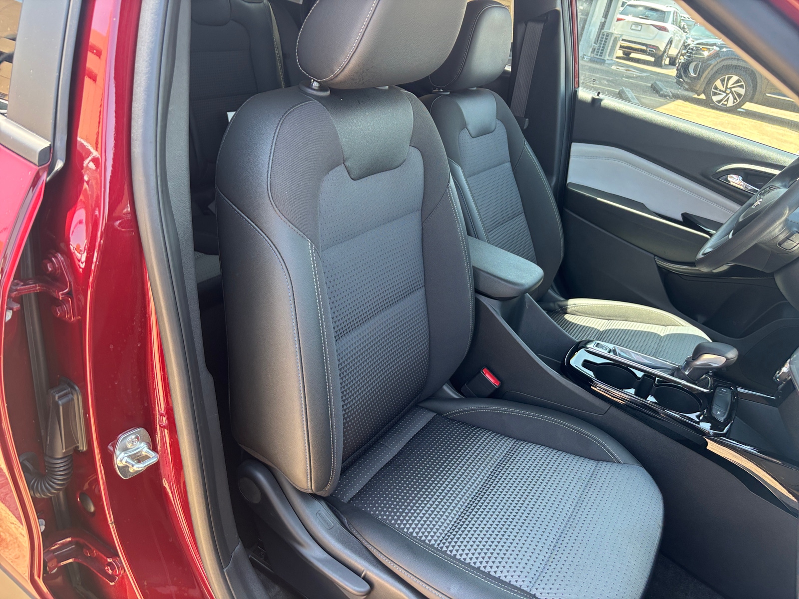 Thumbnail: 2025 Chevrolet Trax - 2