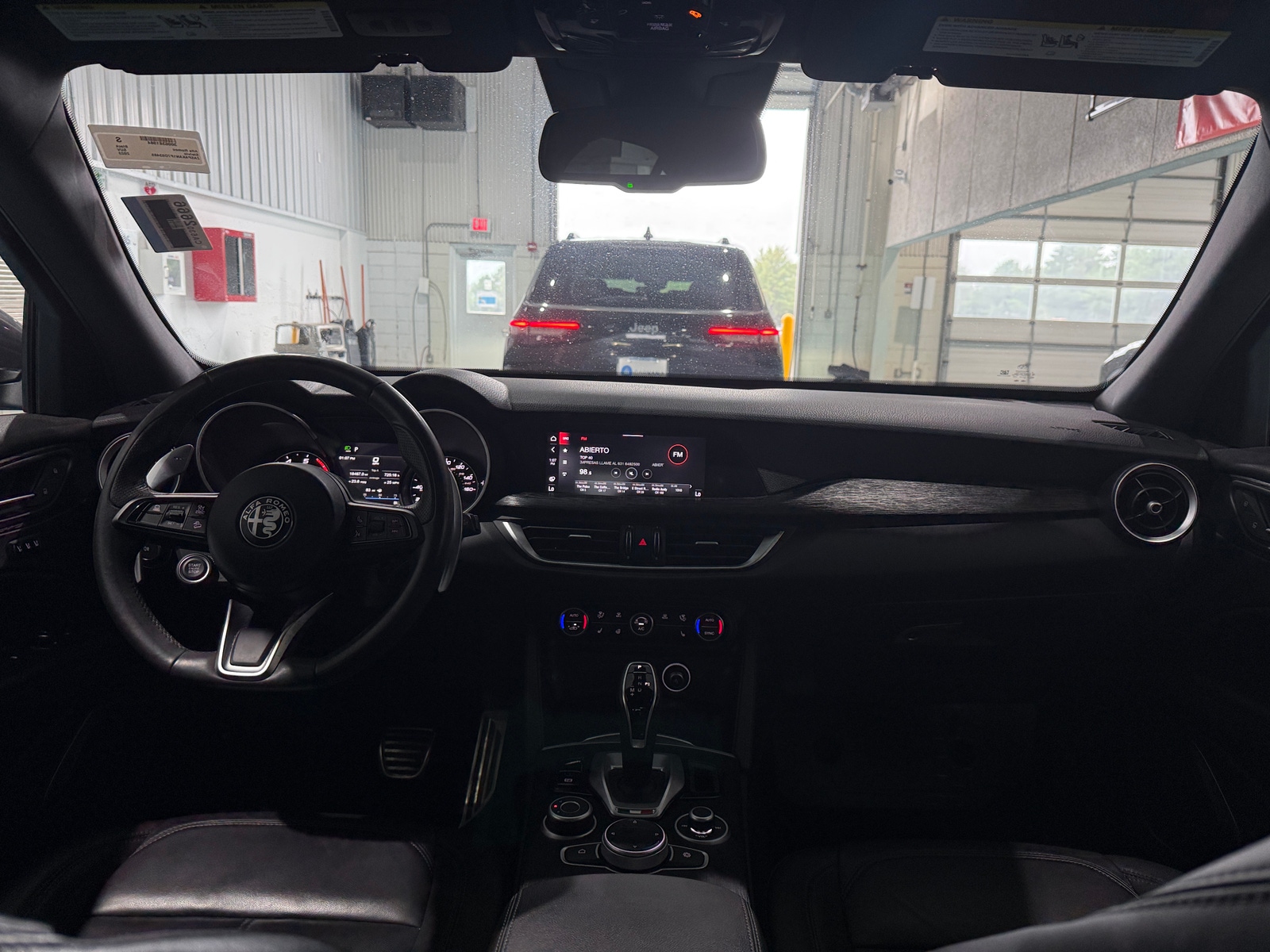 Thumbnail: 2023 Alfa Romeo Stelvio - 2