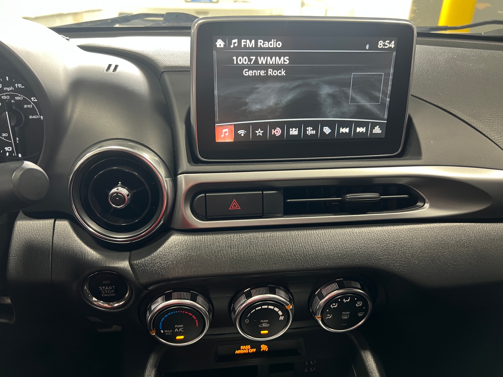 Thumbnail: 2017 Fiat 124 Spider - 4