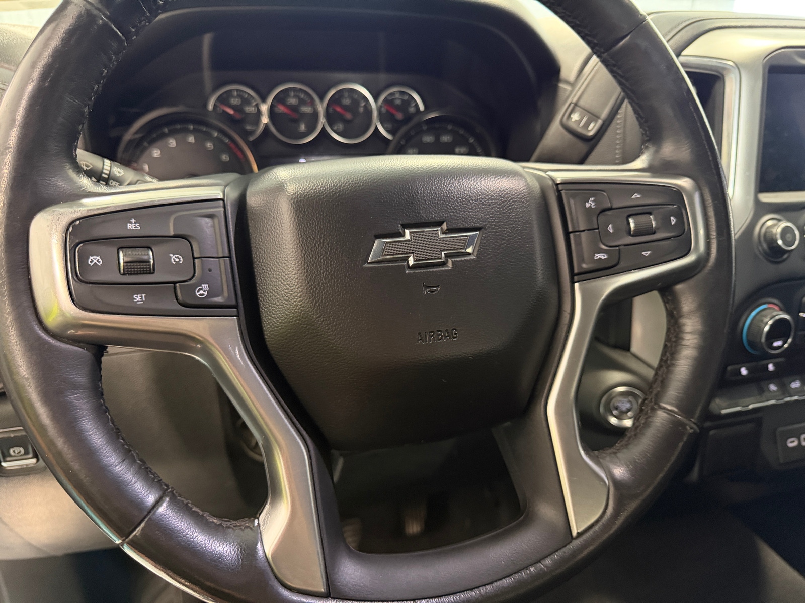 Thumbnail: 2020 Chevrolet Silverado 1500 - 5