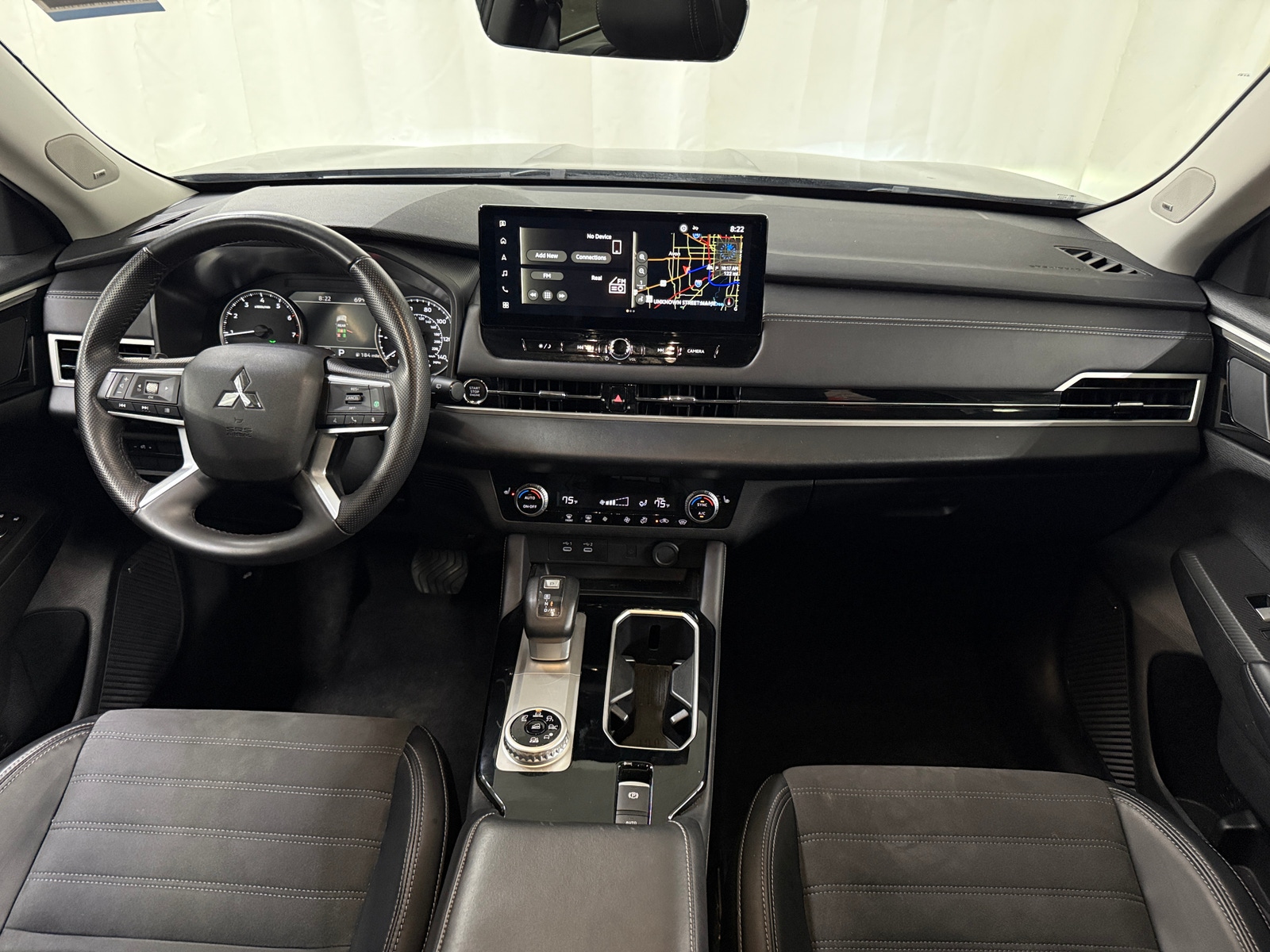 Thumbnail: 2025 Mitsubishi Outlander - 3