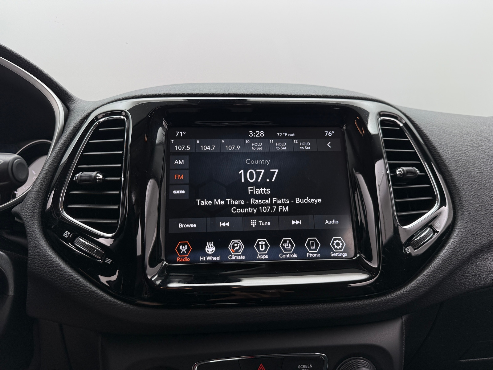 Thumbnail: 2020 Jeep Compass - 3