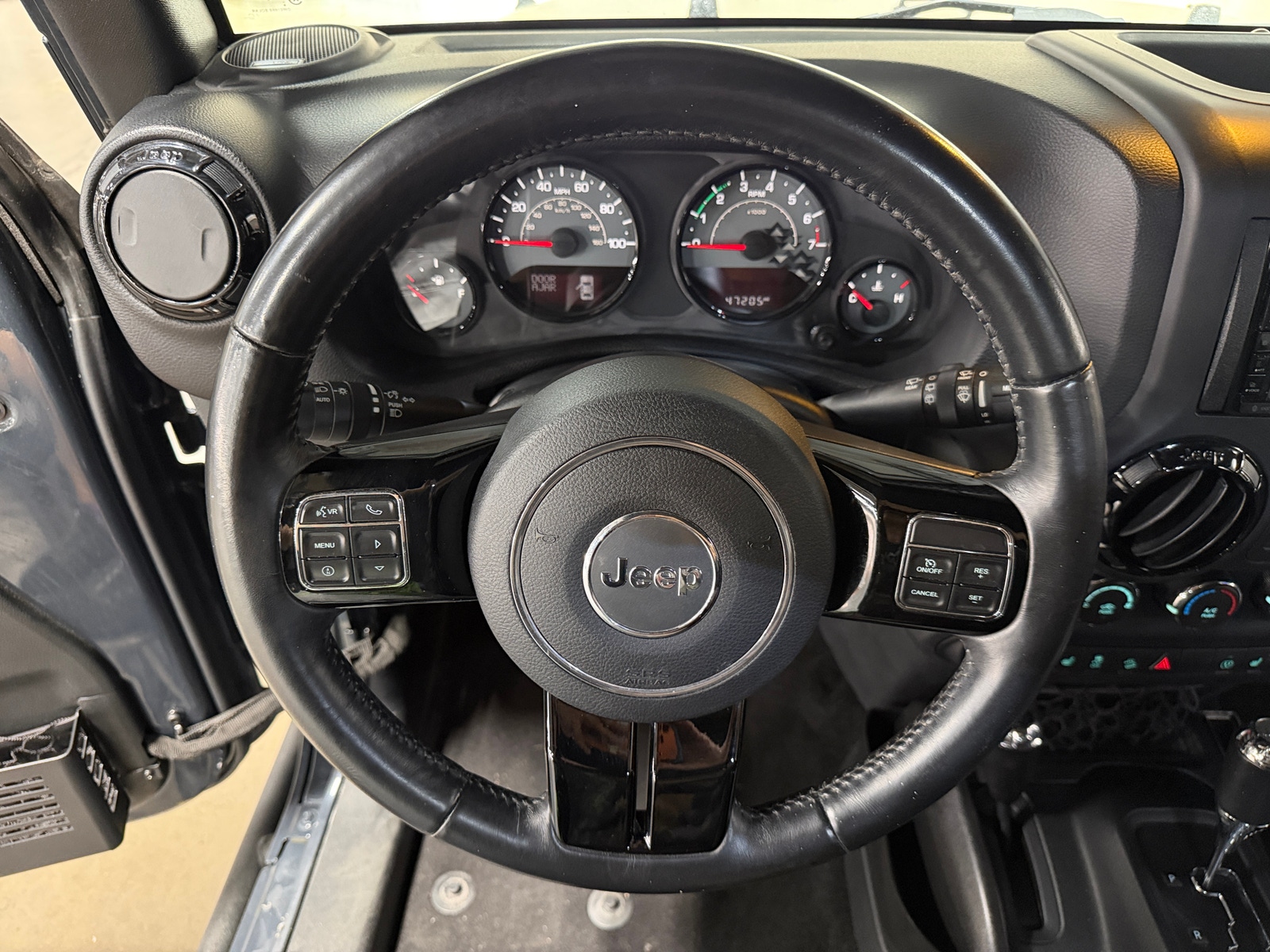 Thumbnail: 2017 Jeep Wrangler - 5