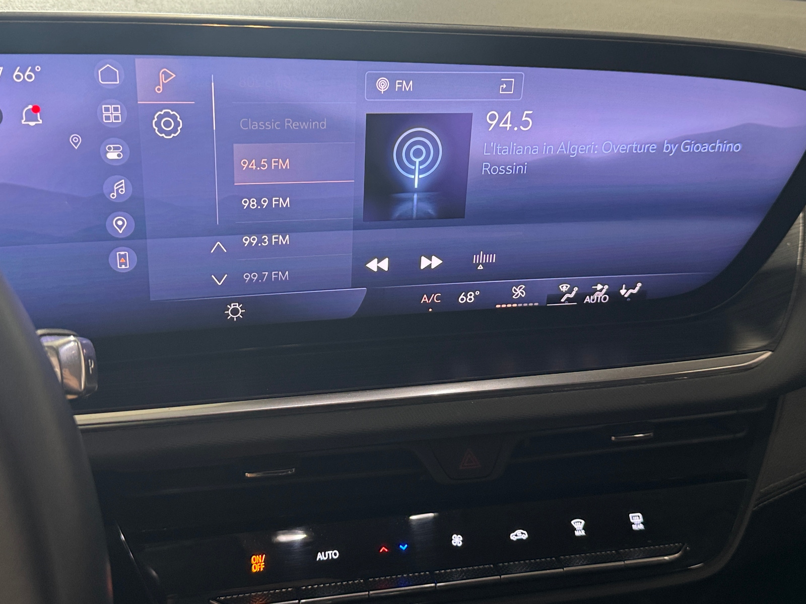 Thumbnail: 2024 Buick Envision - 3