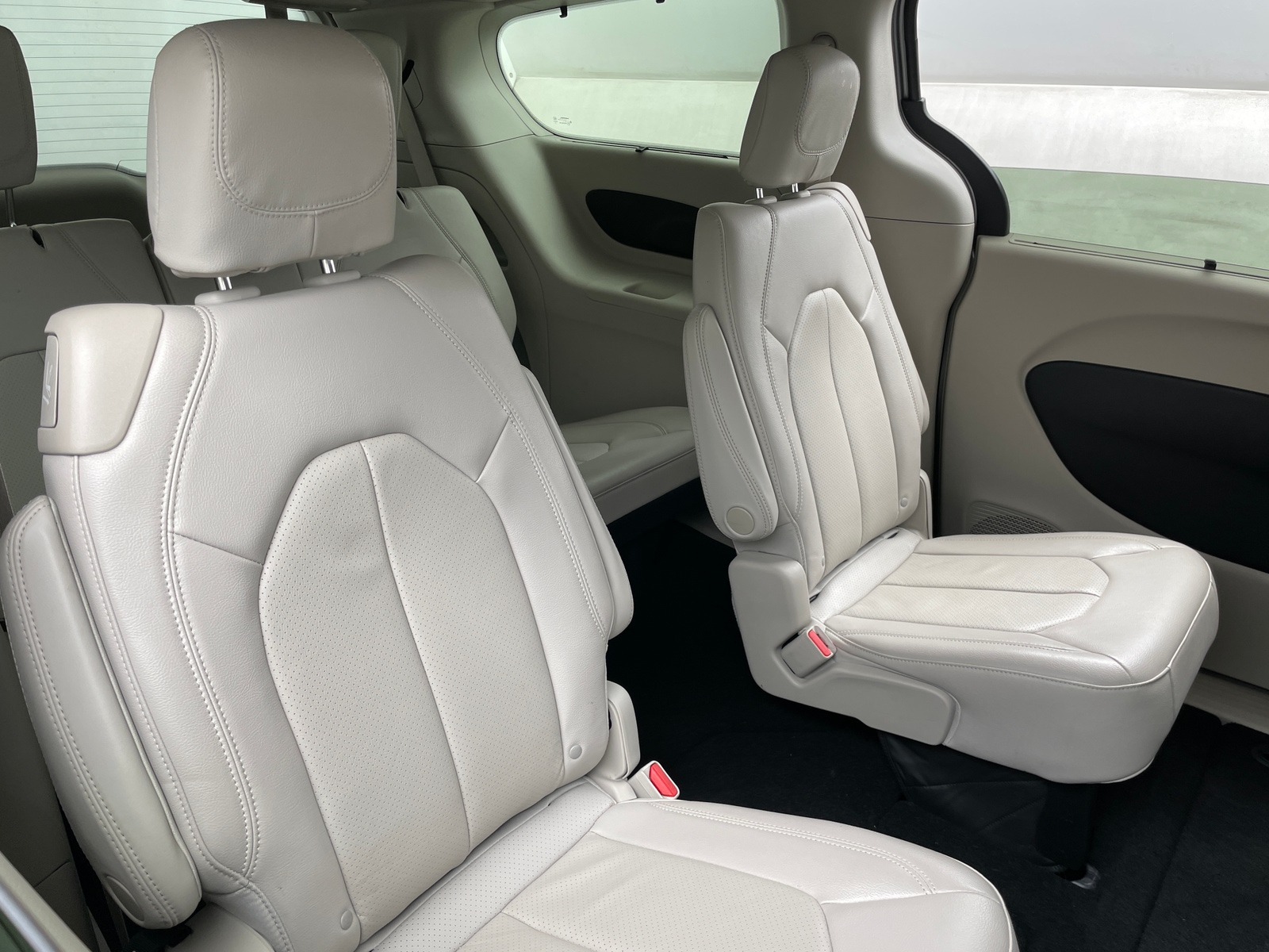 Thumbnail: 2020 Chrysler Pacifica - 5