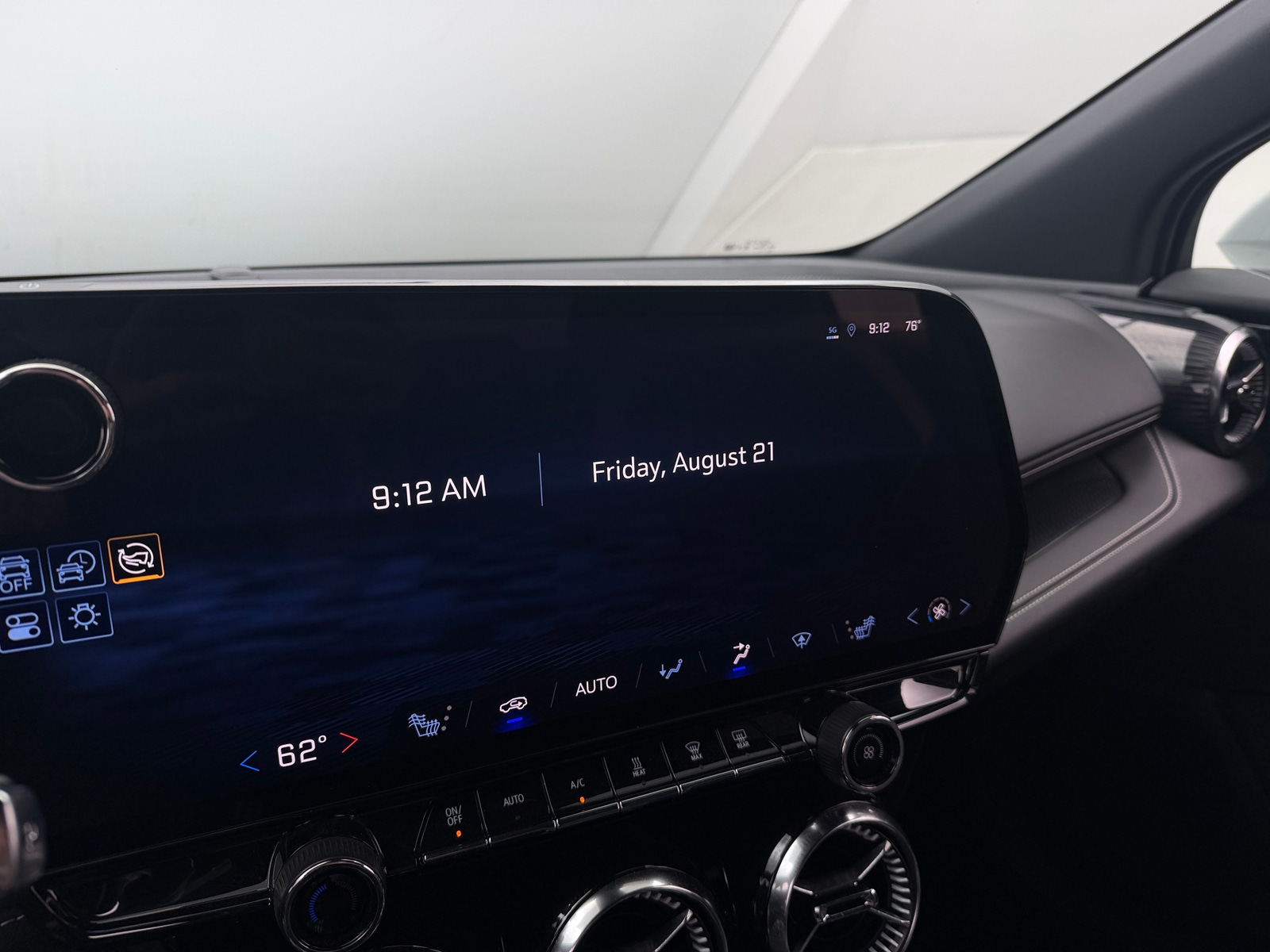 Thumbnail: 2024 Chevrolet Blazer EV - 3