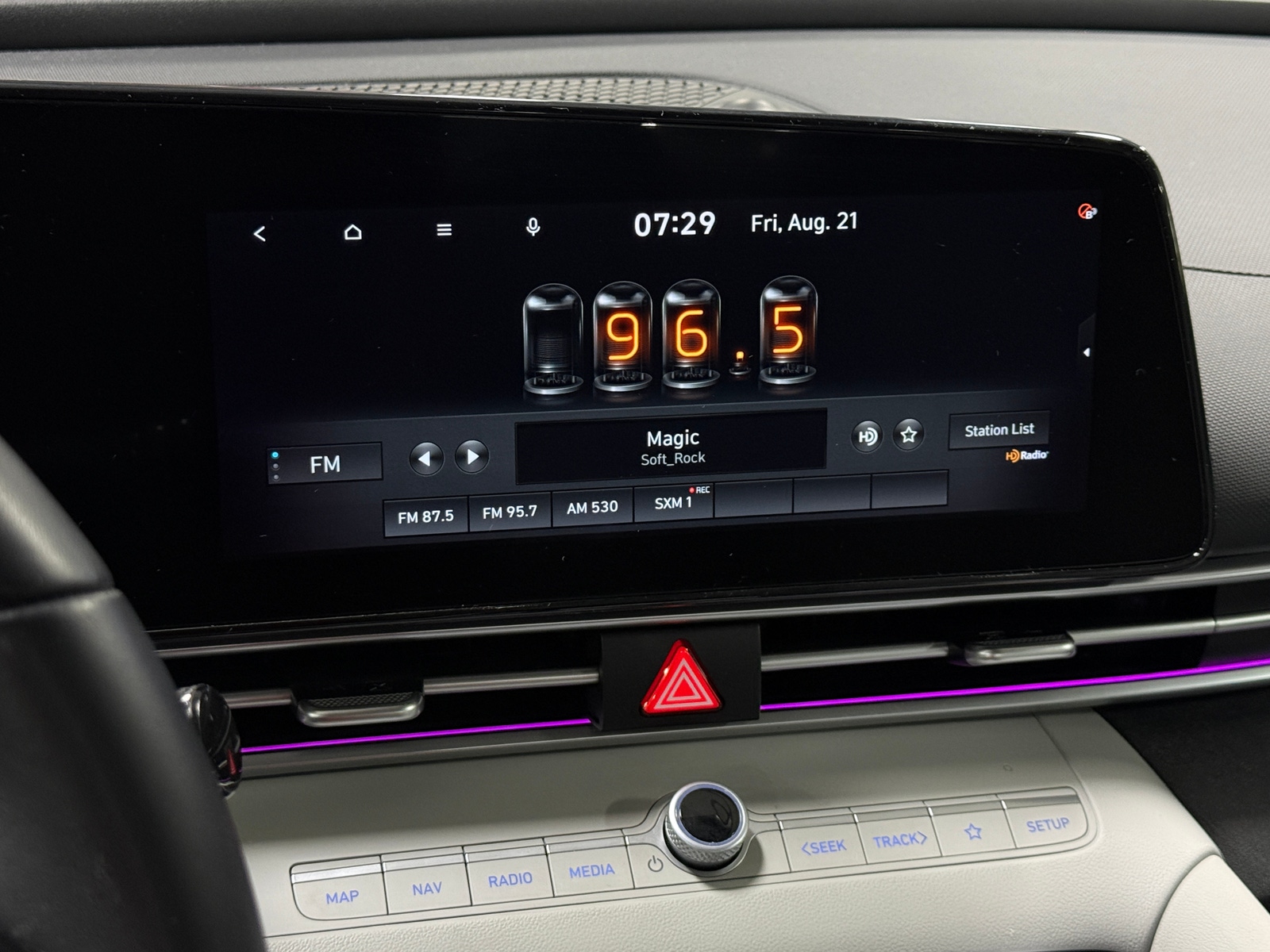 Thumbnail: 2023 Hyundai Elantra - 3