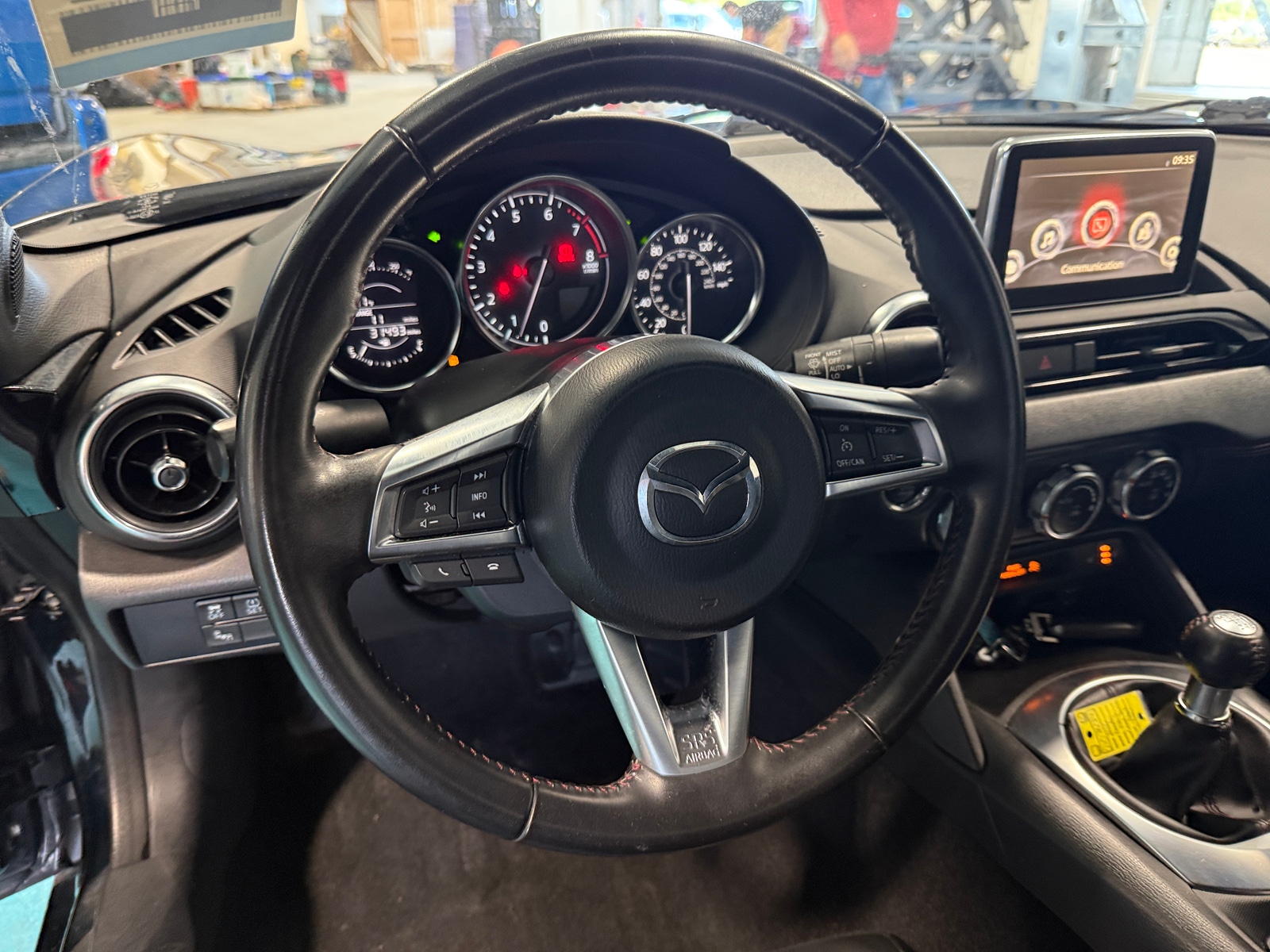 Thumbnail: 2016 Mazda MX-5 Miata - 4