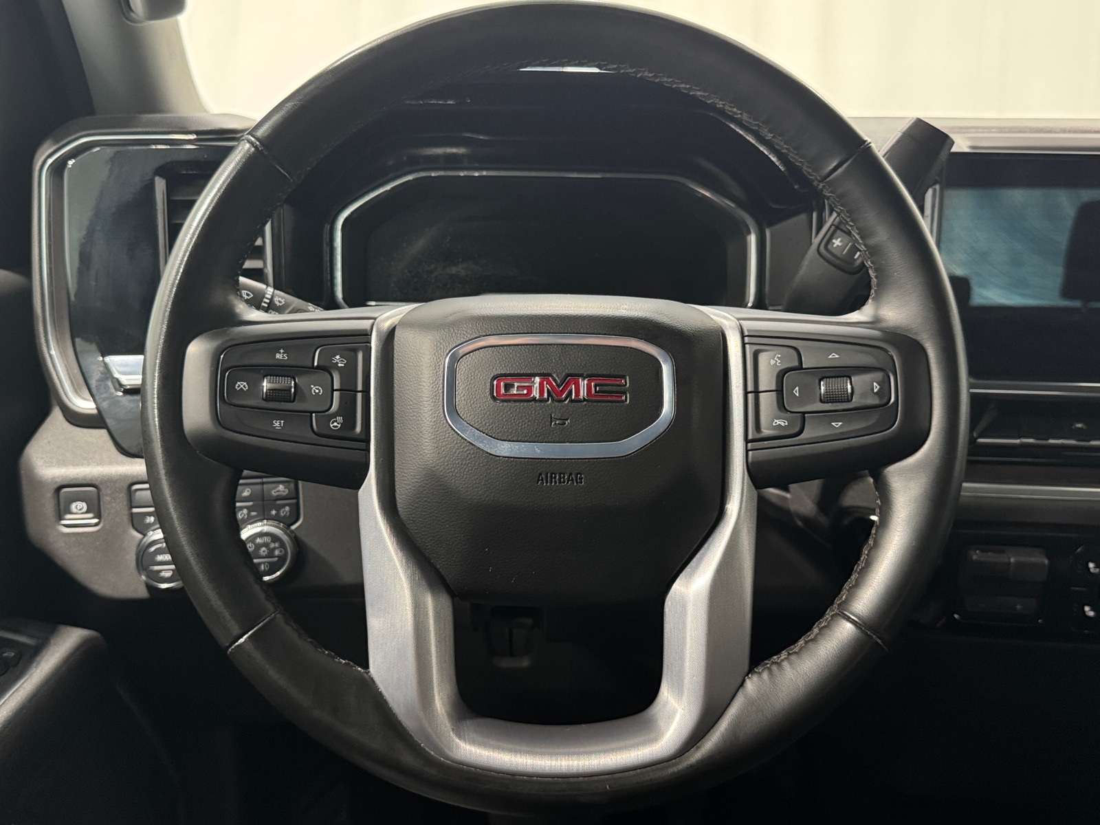 Thumbnail: 2025 GMC Sierra 1500 - 4