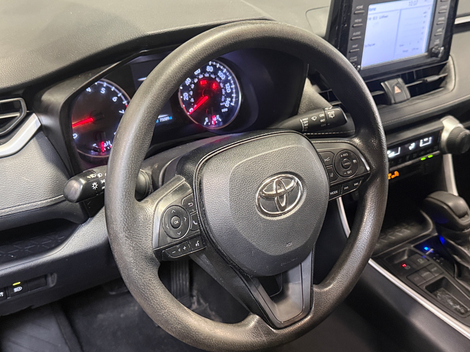Thumbnail: 2019 Toyota RAV4 - 5