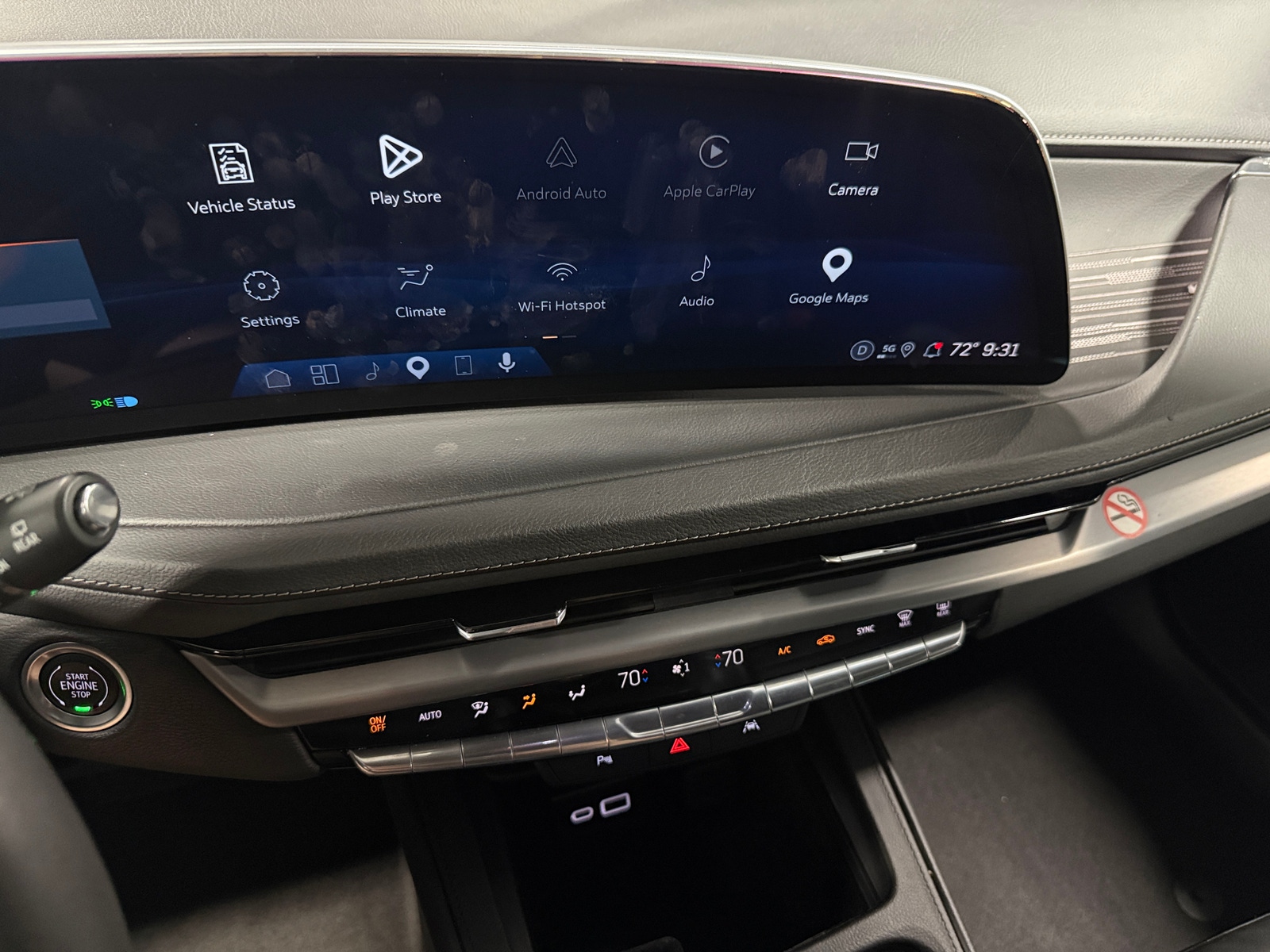 Thumbnail: 2025 Cadillac XT4 - 3