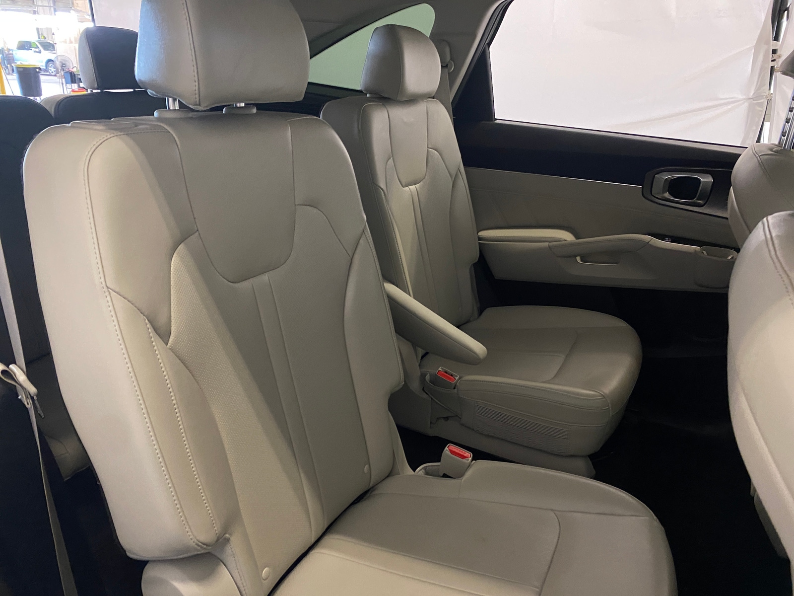 Thumbnail: 2022 Kia Sorento - 5