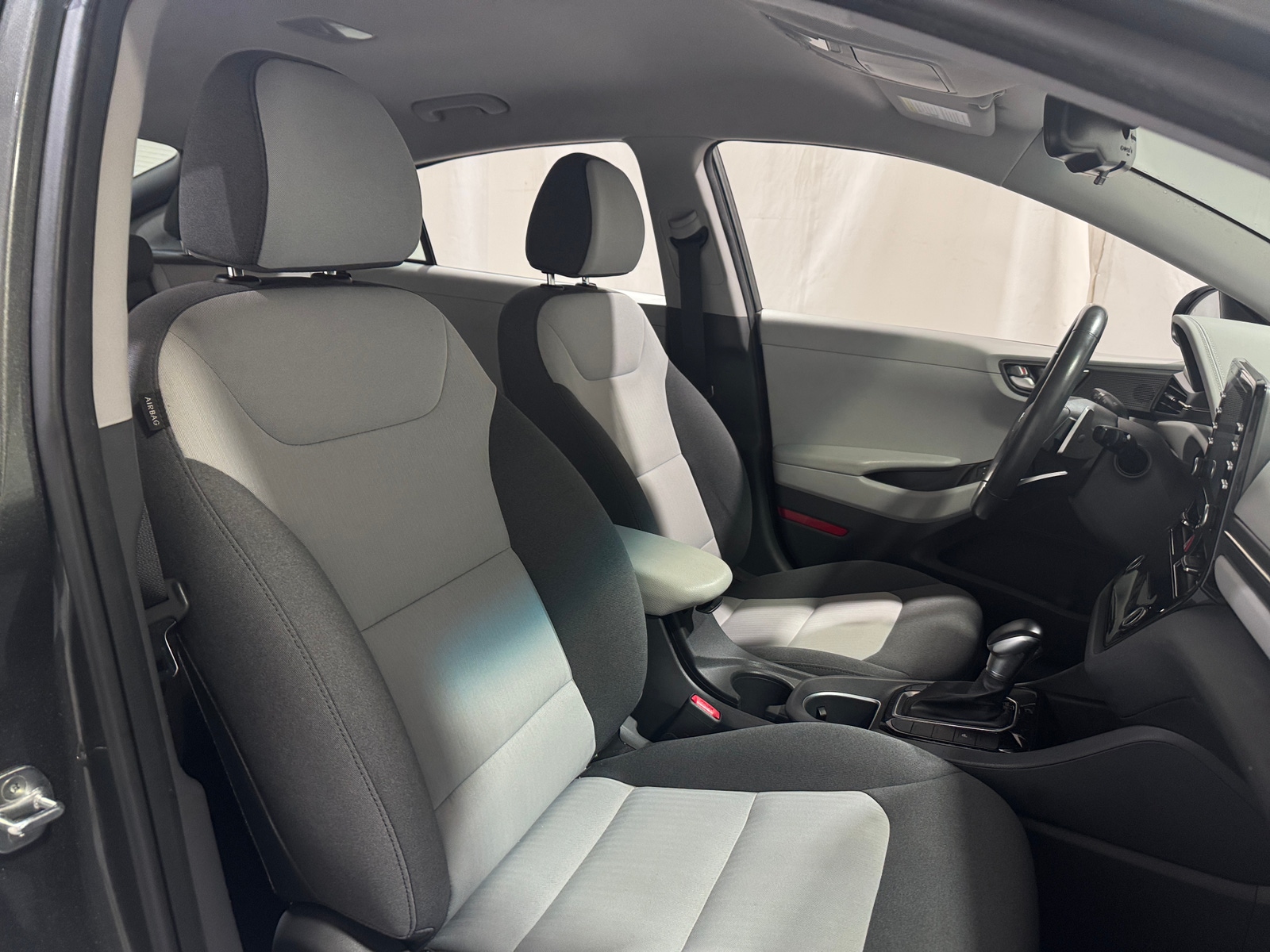 Thumbnail: 2020 Hyundai Ioniq - 2