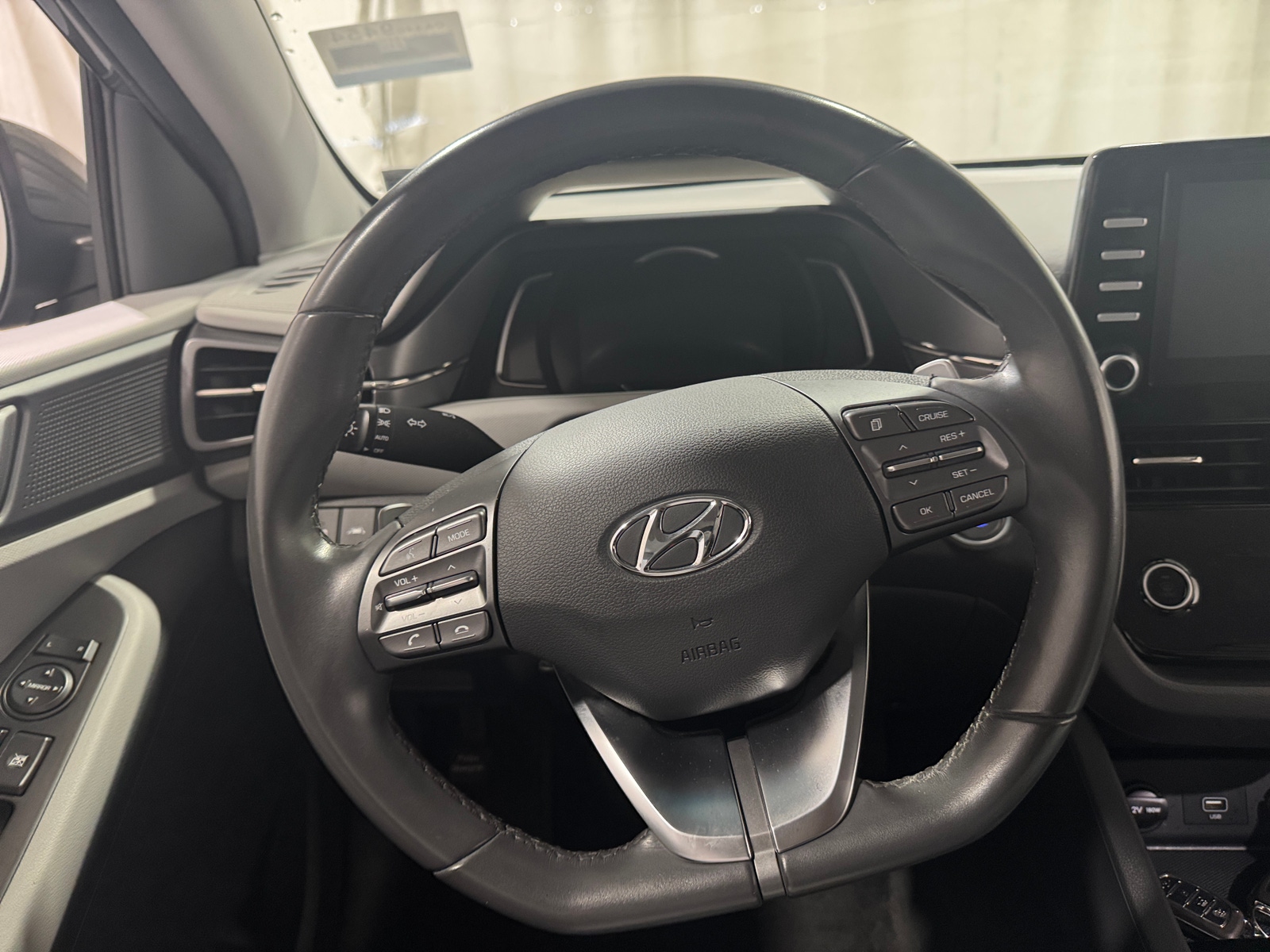 Thumbnail: 2020 Hyundai Ioniq - 5