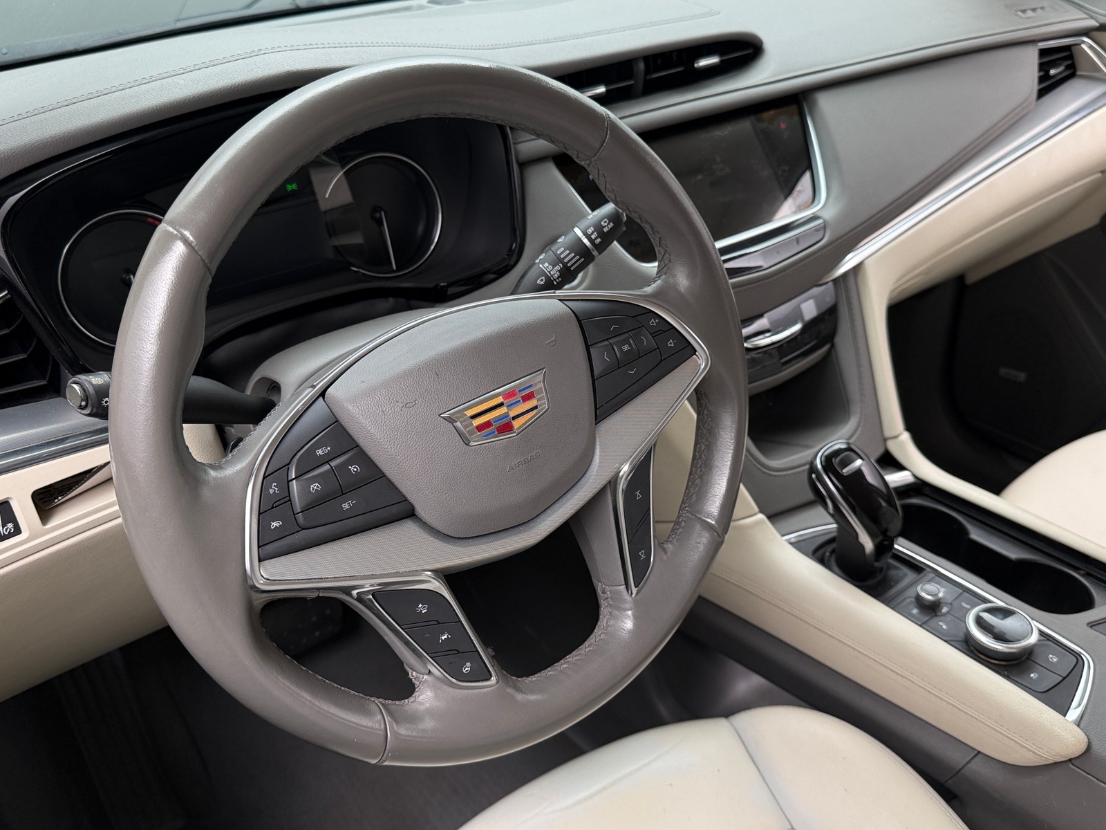 Thumbnail: 2021 Cadillac XT5 - 4