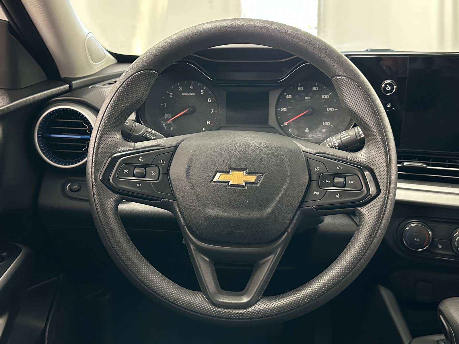 Thumbnail: 2025 Chevrolet Trax - 5