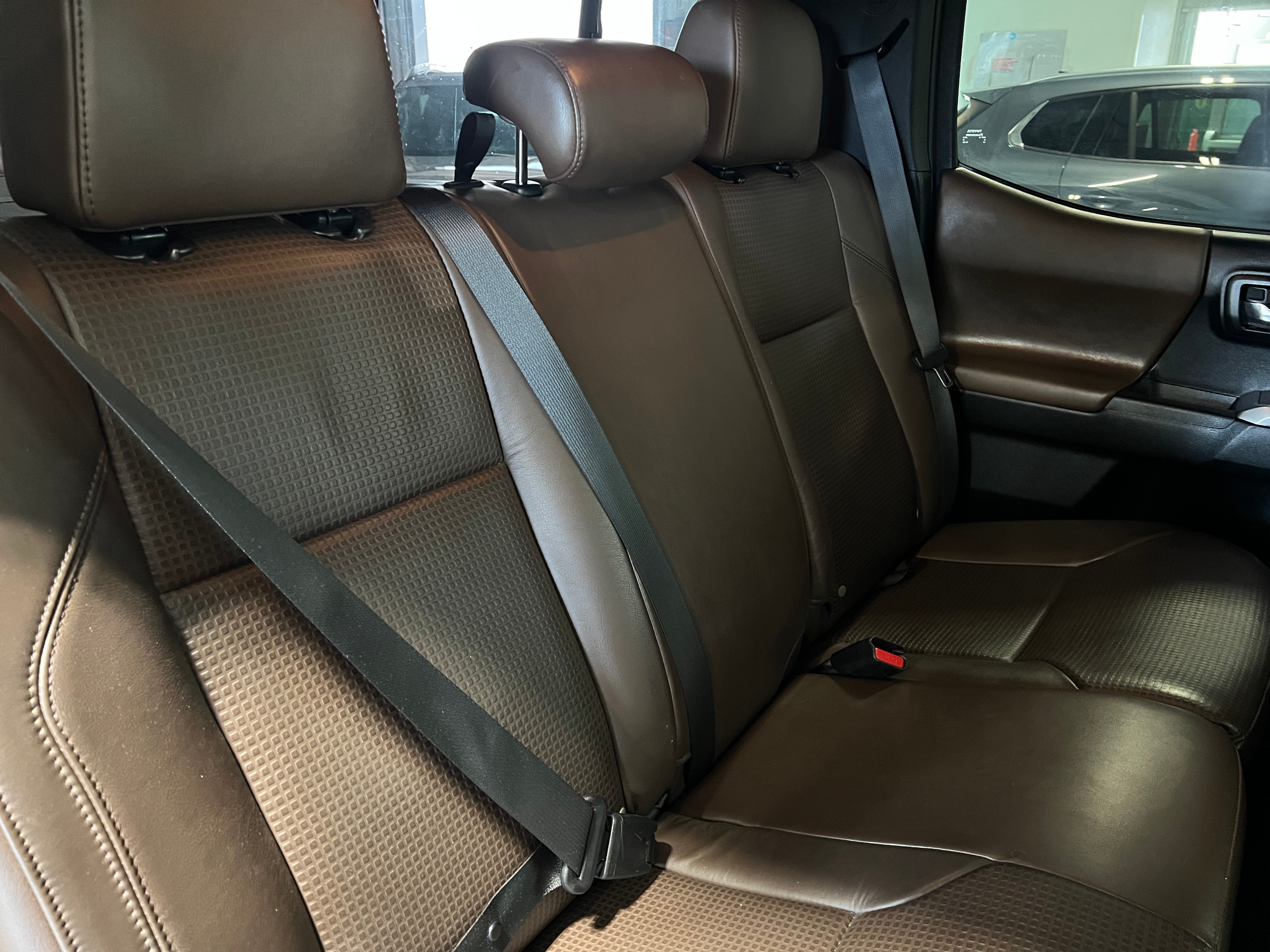 2016 Toyota Tacoma Limited - Photo 5
