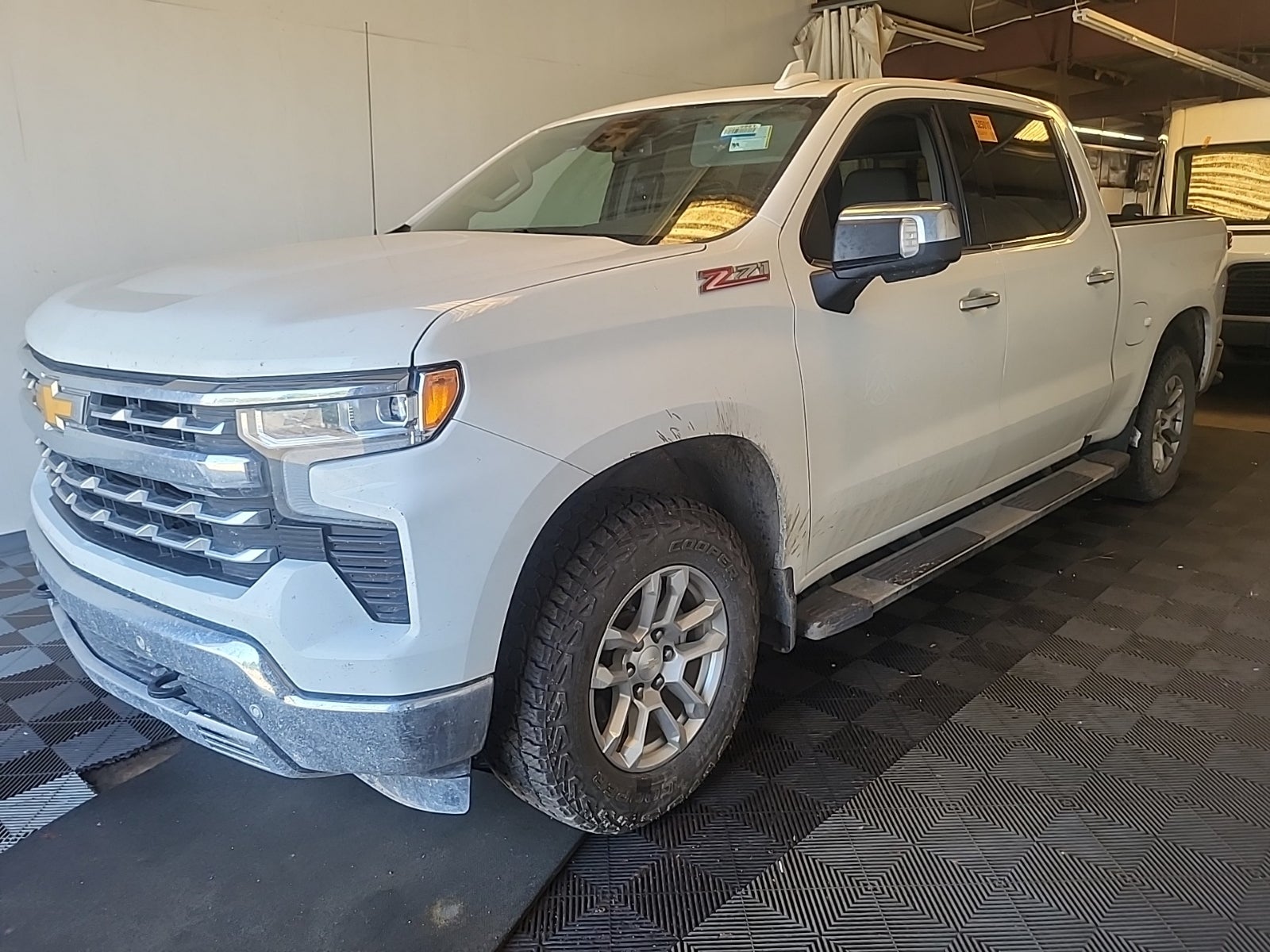 2023 Chevrolet Silverado 1500 4WD Crew Cab 147" LTZ
