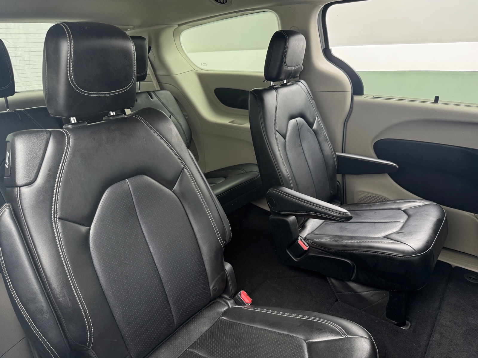 Thumbnail: 2023 Chrysler Pacifica - 5